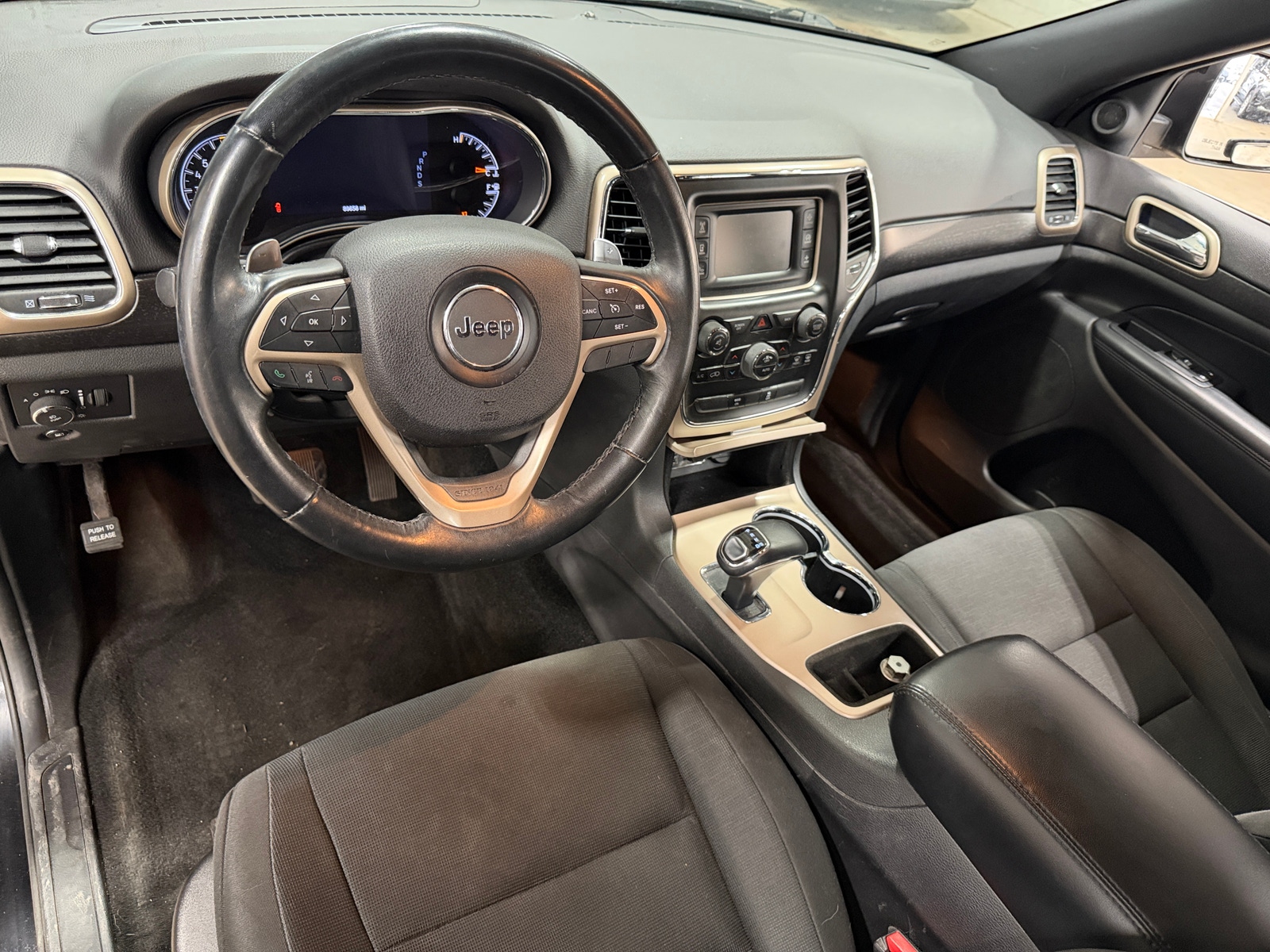 Thumbnail: 2015 Jeep Grand Cherokee - 3