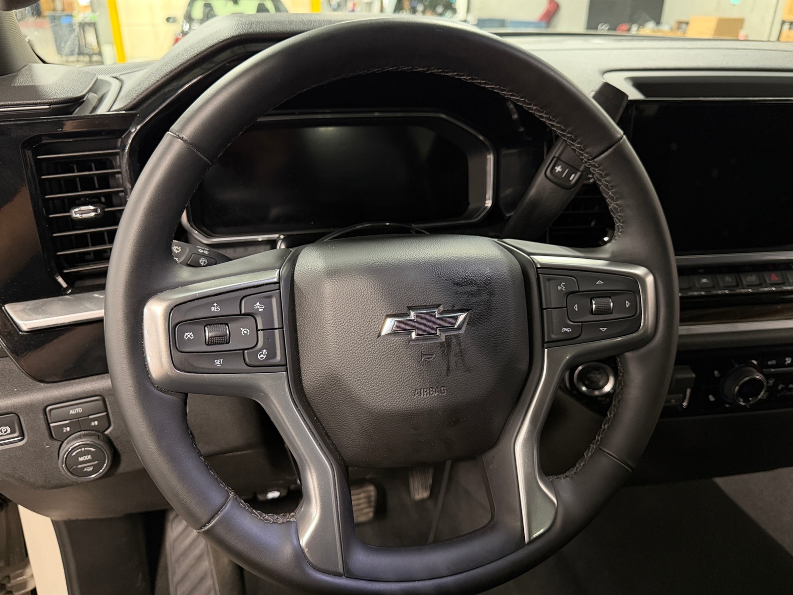 Thumbnail: 2026 Chevrolet Silverado 1500 - 5