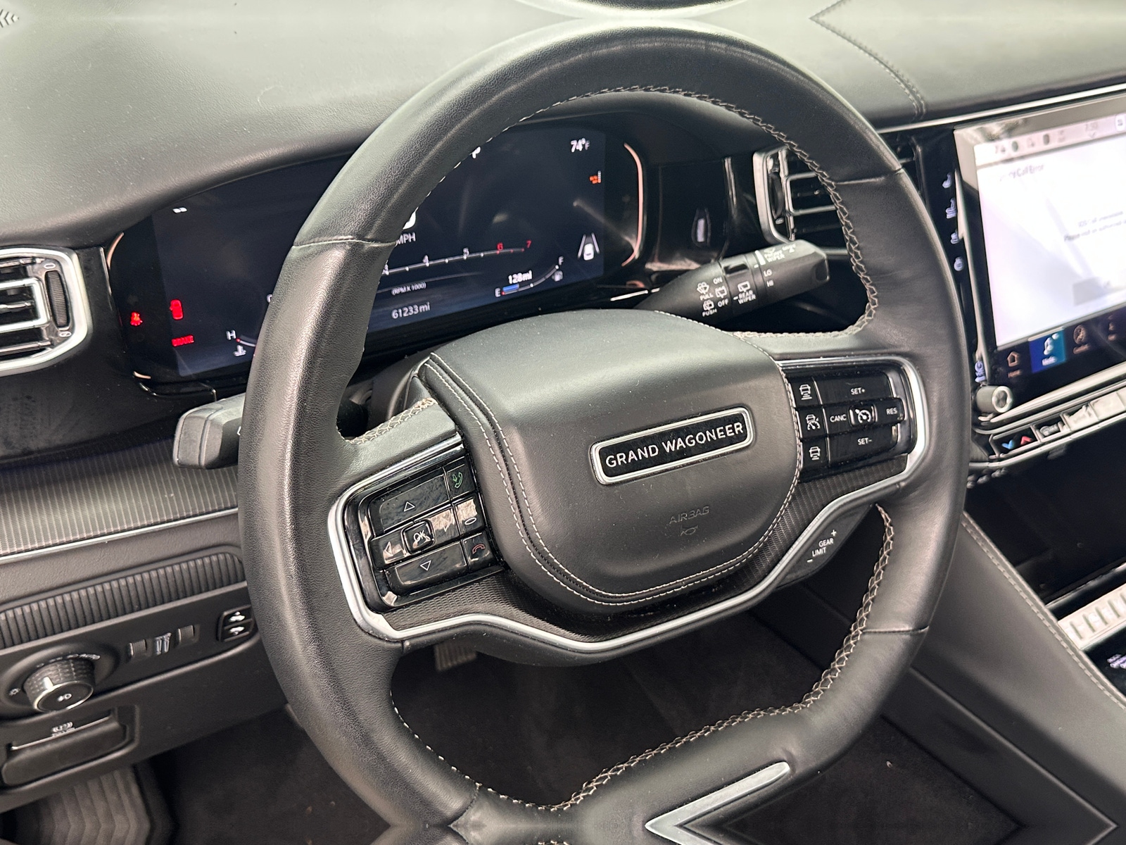 Thumbnail: 2024 Jeep Grand Wagoneer L - 4