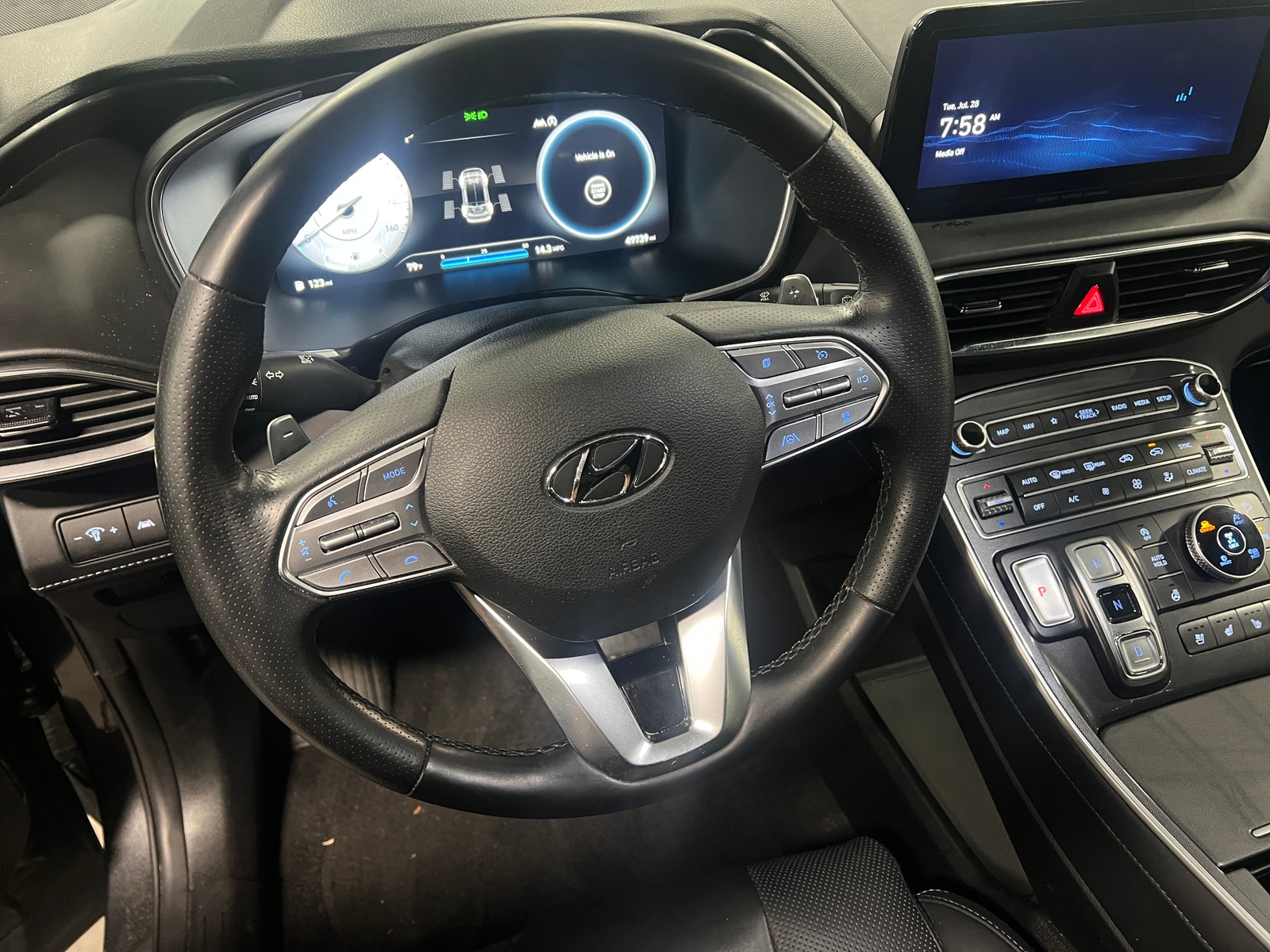 Thumbnail: 2022 Hyundai Santa Fe - 4