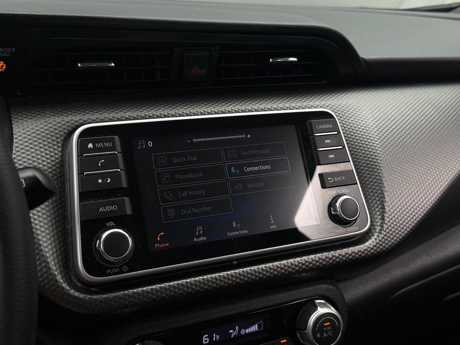 Thumbnail: 2019 Nissan Kicks - 4
