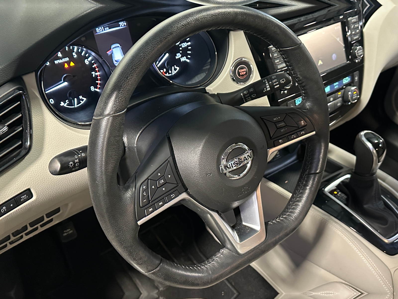 Thumbnail: 2017 Nissan Rogue Sport - 4