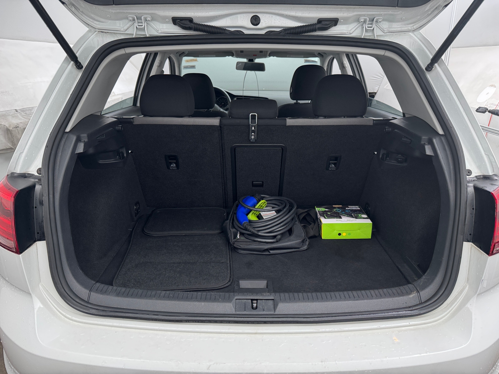 Thumbnail: 2016 Volkswagen e-Golf - 7