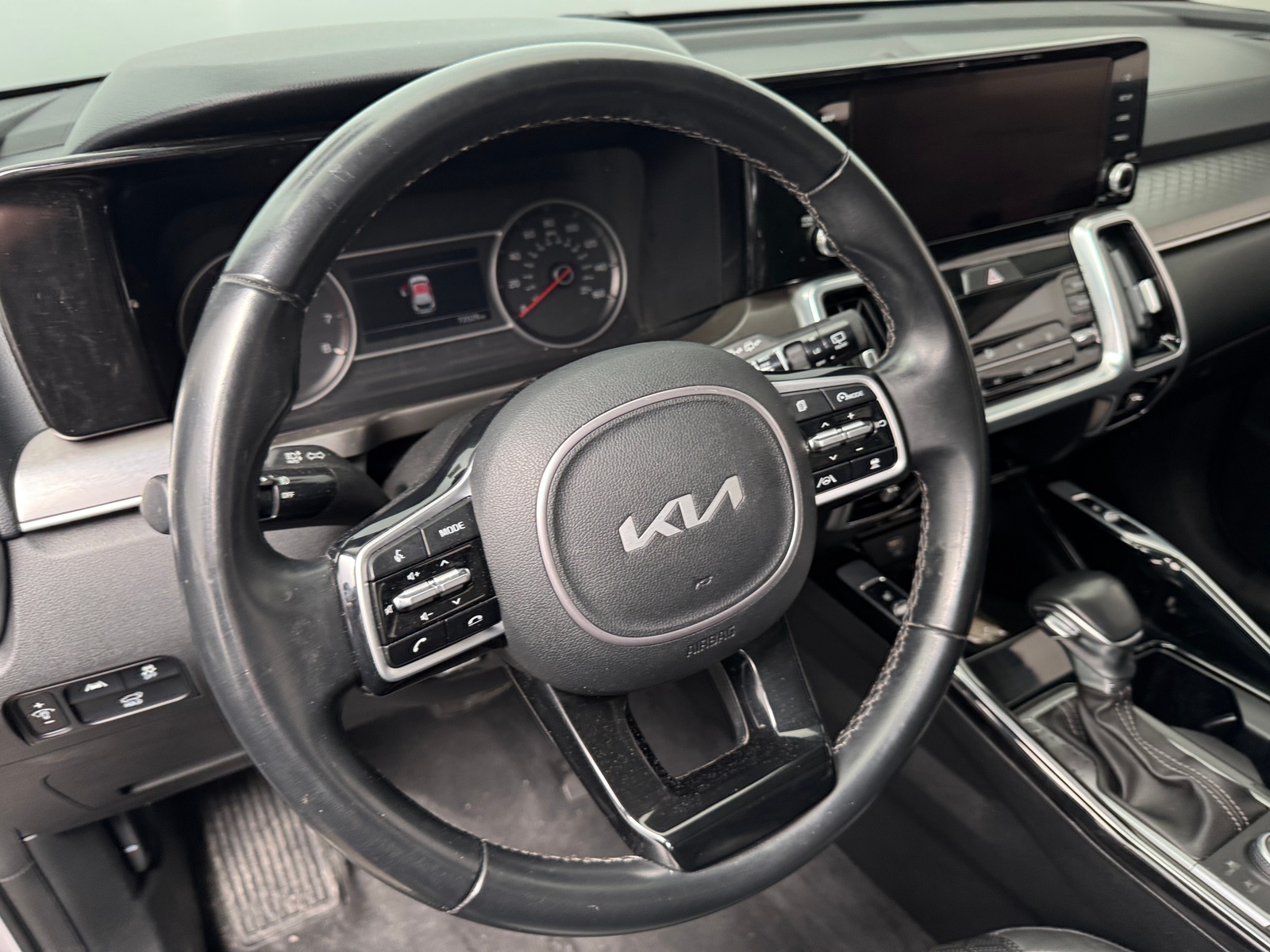 Thumbnail: 2022 Kia Sorento - 4