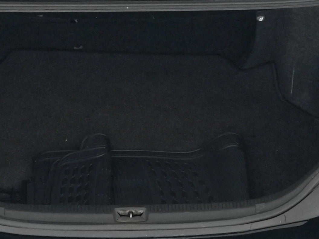 2010 Toyota Camry LE - Photo 5