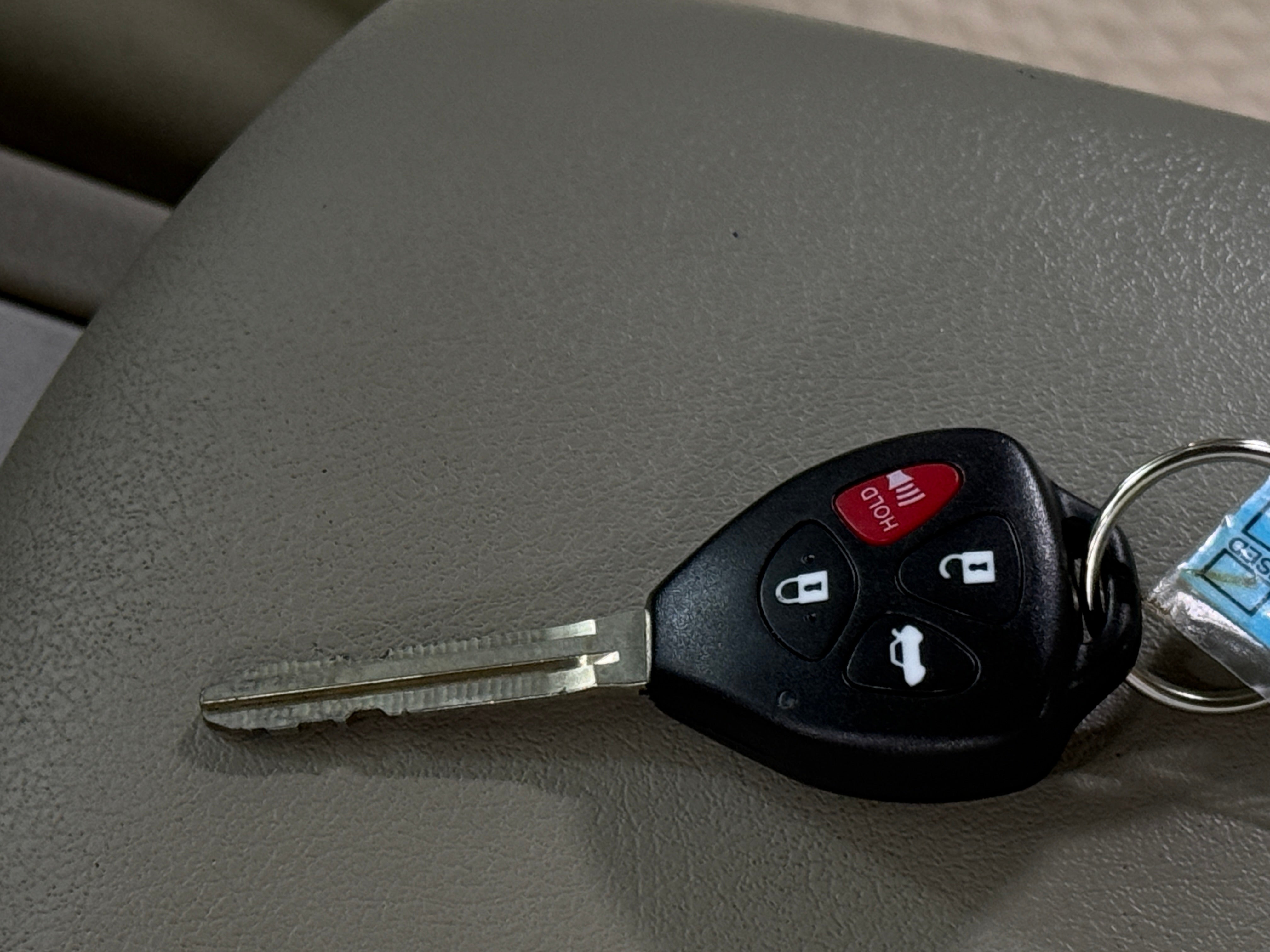 2010 Toyota Camry LE - Photo 10