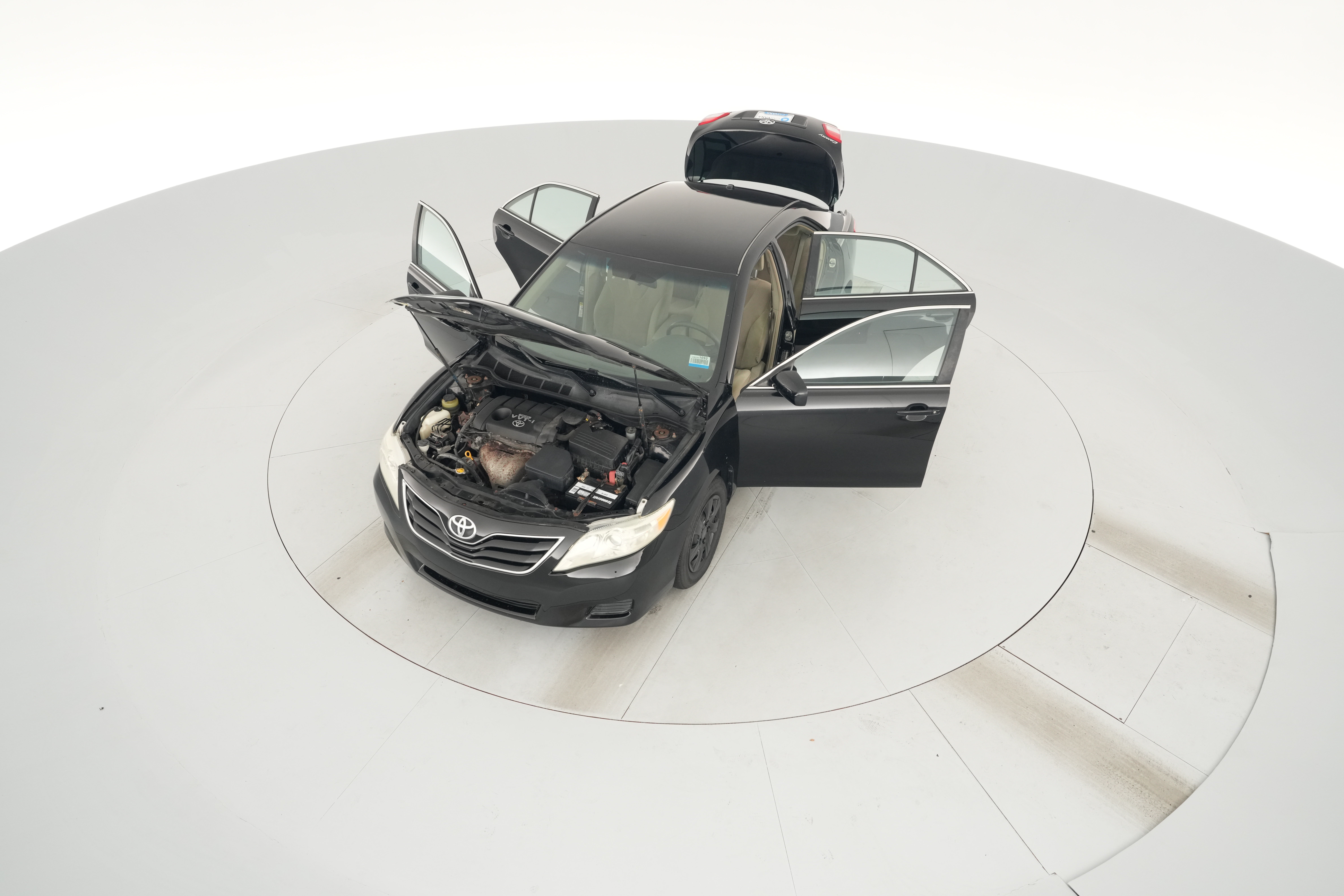 2010 Toyota Camry LE - Photo 34
