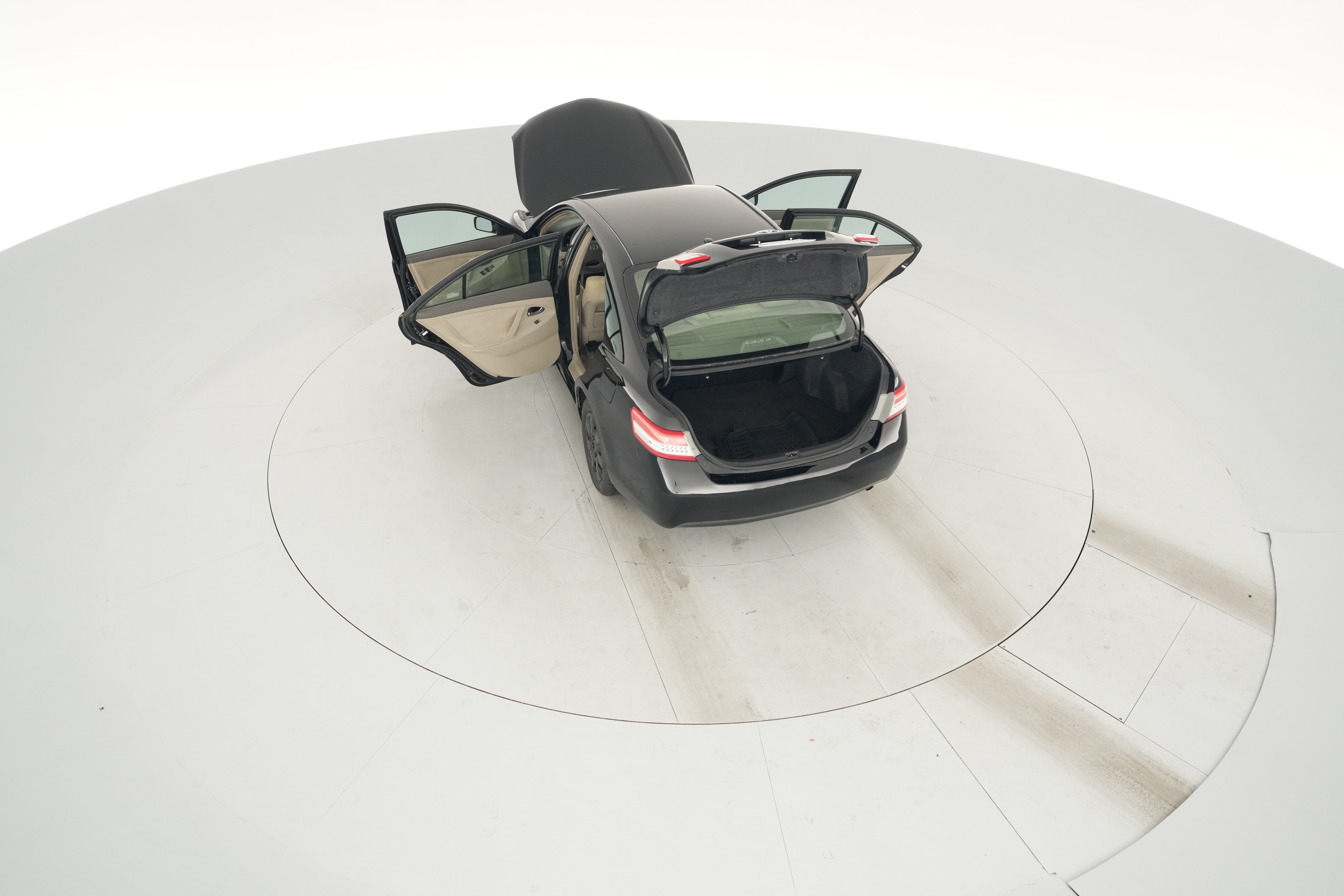 2010 Toyota Camry LE - Photo 40