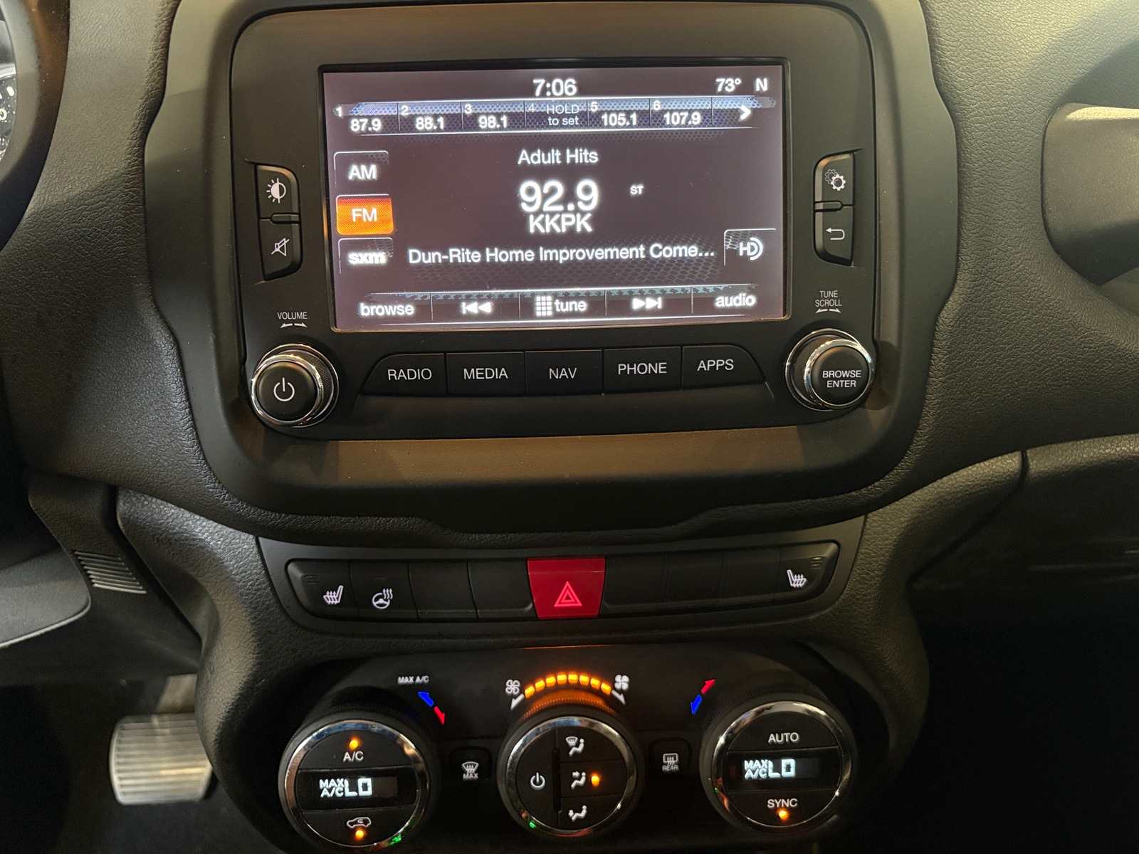 Thumbnail: 2017 Jeep Renegade - 3