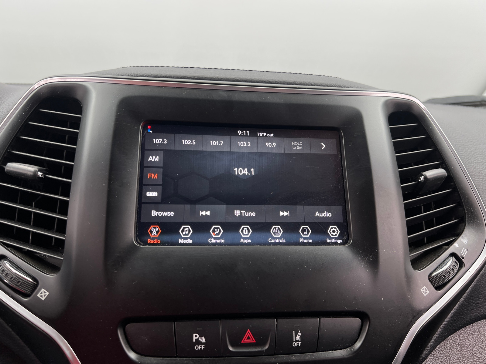 Thumbnail: 2021 Jeep Cherokee - 4