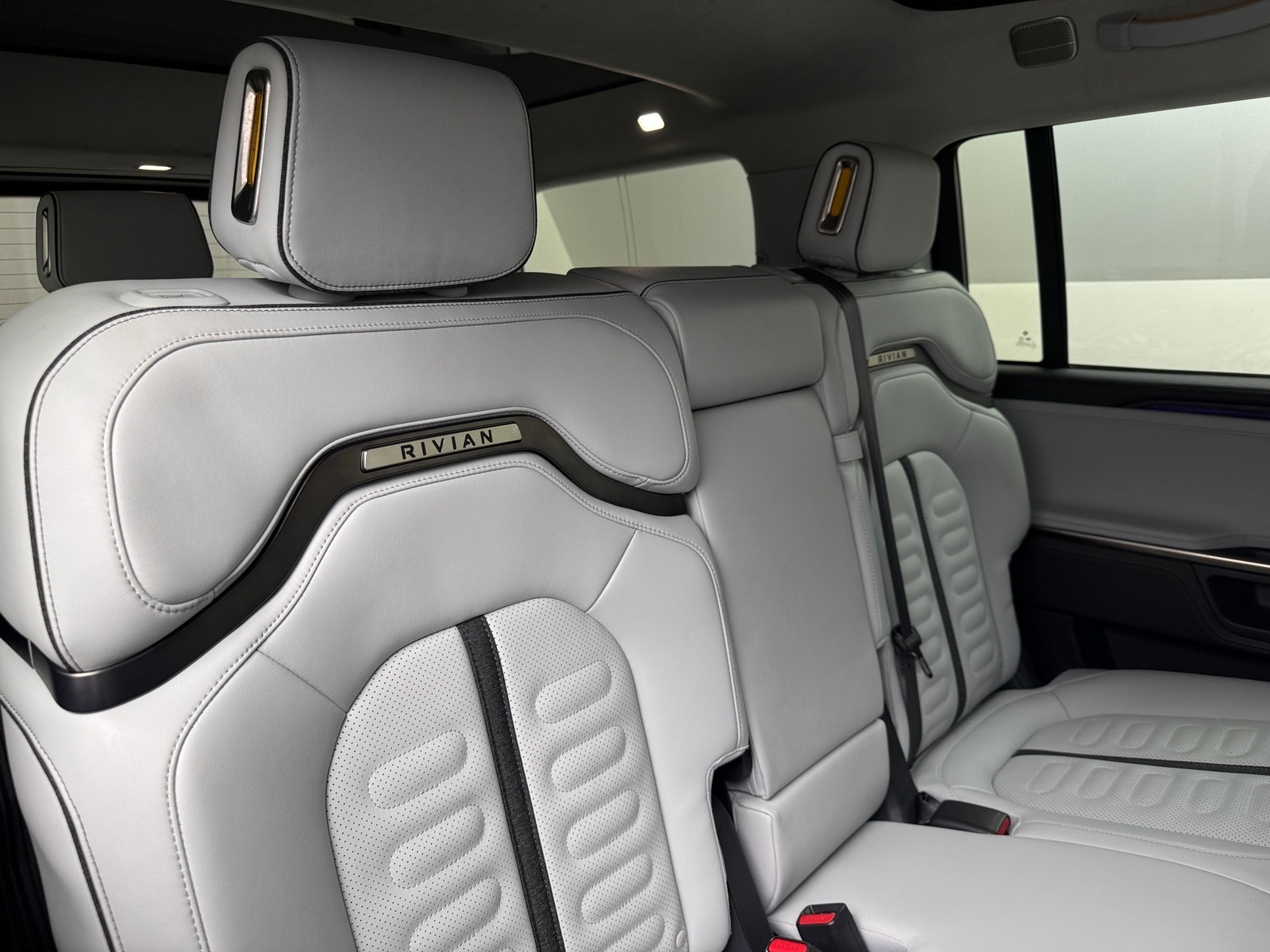 Thumbnail: 2023 Rivian R1S - 5