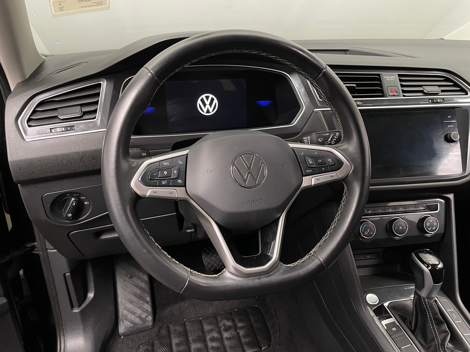 Thumbnail: 2024 Volkswagen Tiguan - 5
