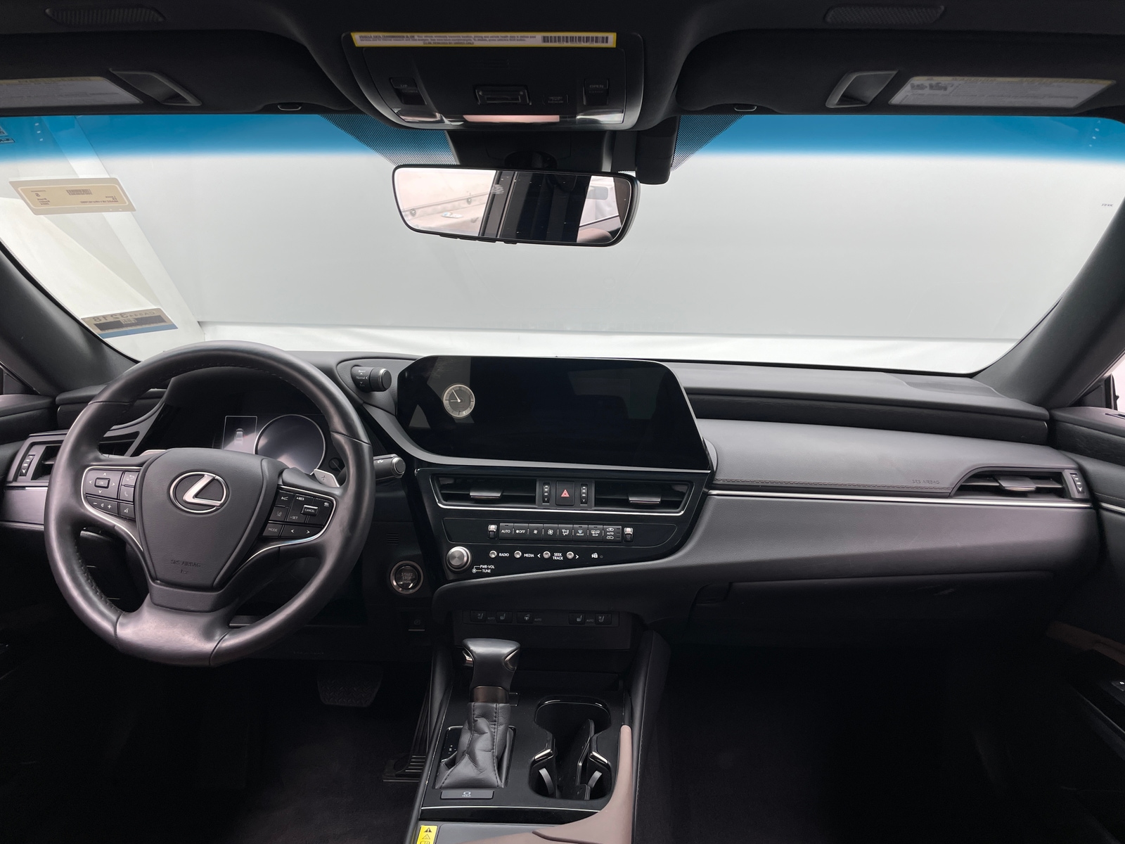 Thumbnail: 2024 Lexus ES - 2