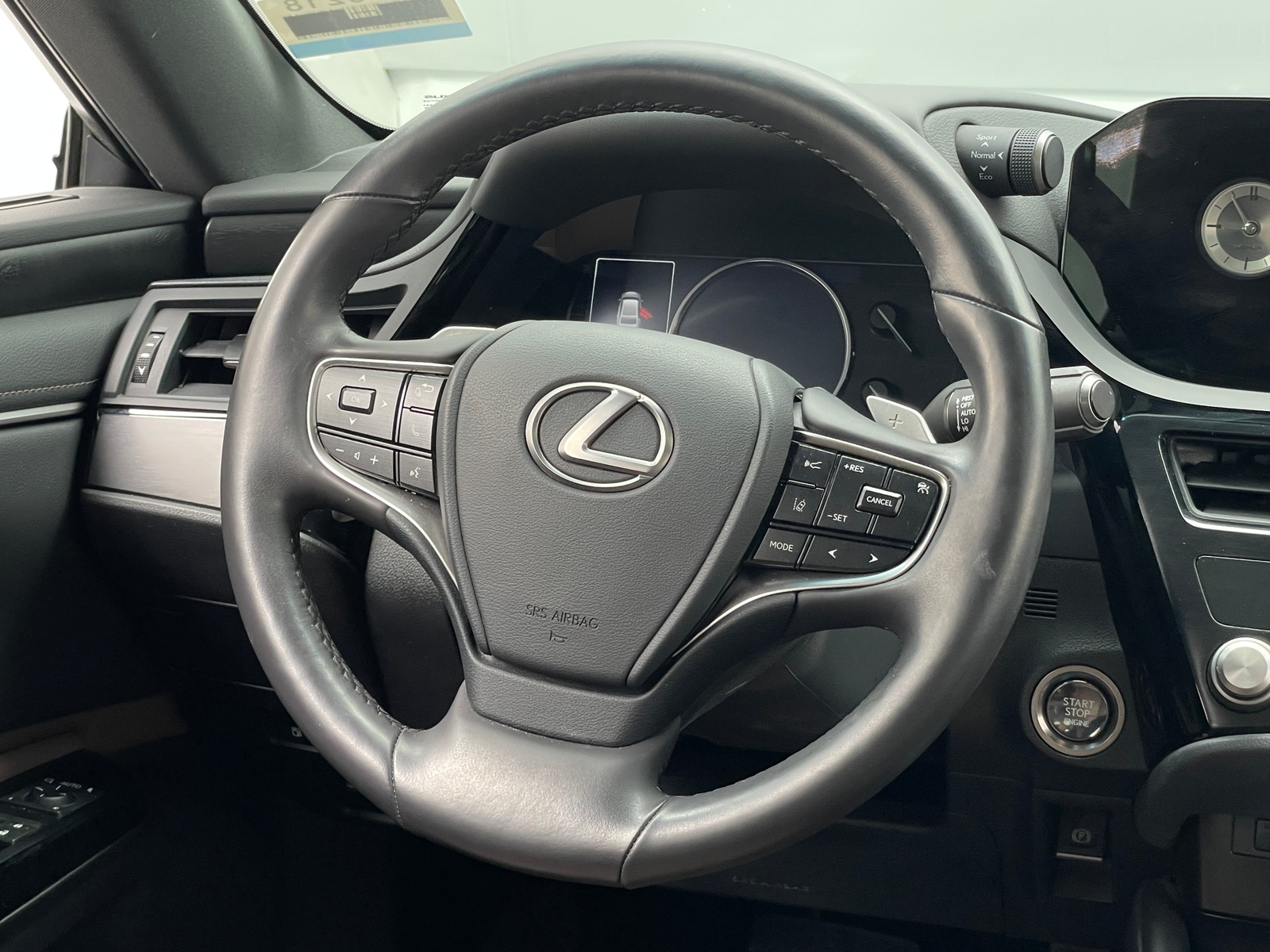 Thumbnail: 2024 Lexus ES - 4