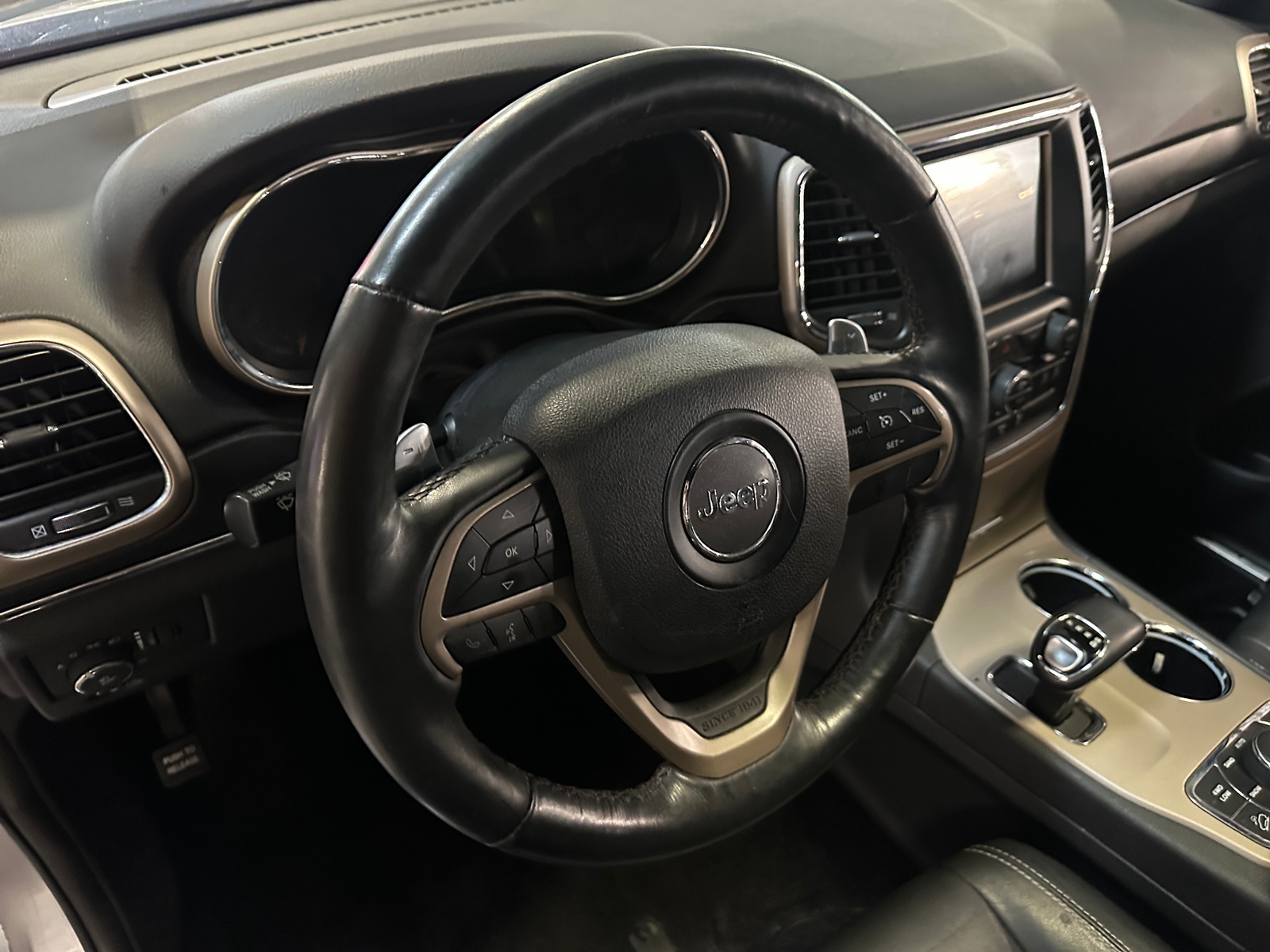 Thumbnail: 2015 Jeep Grand Cherokee - 4