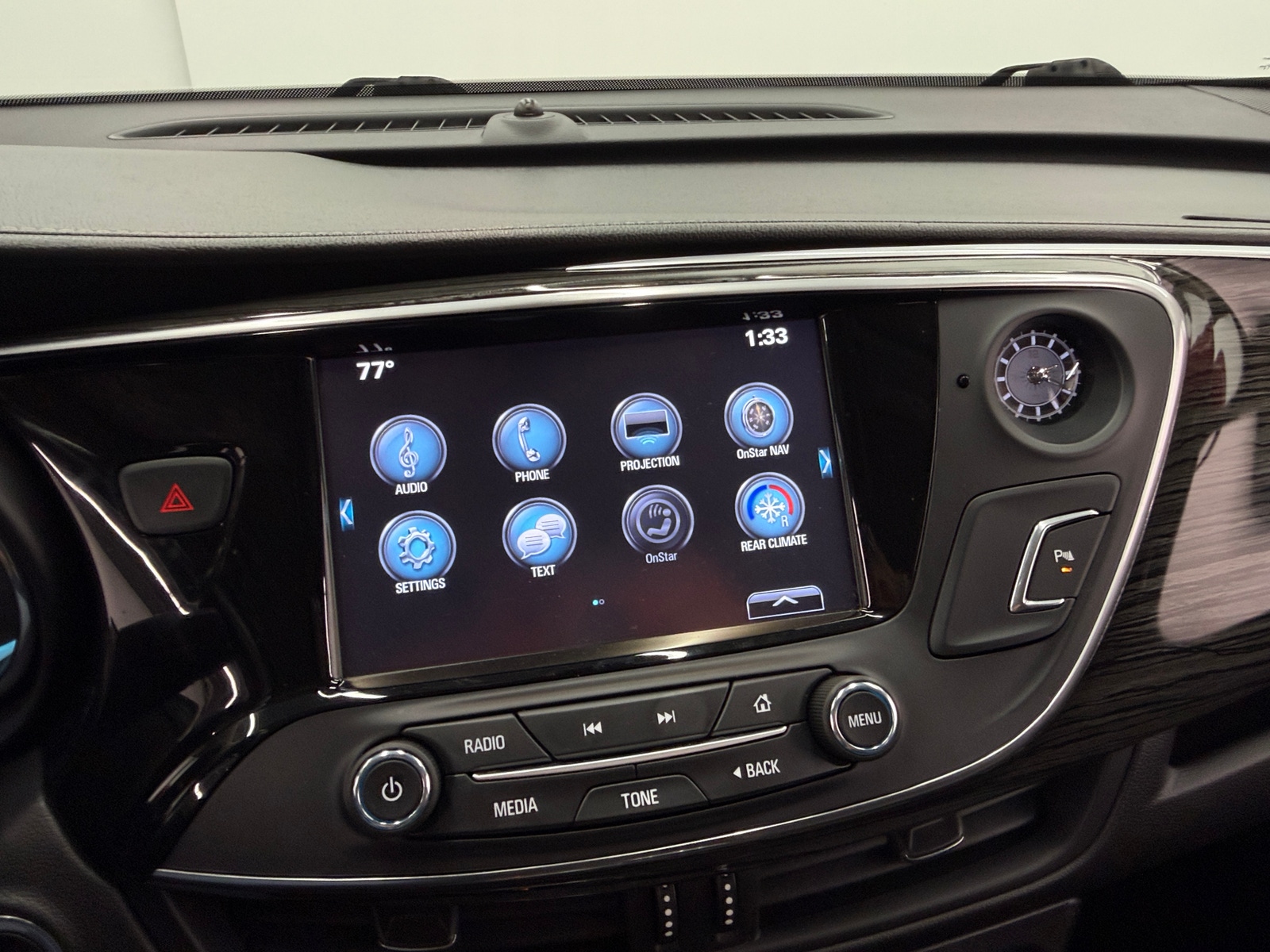 Thumbnail: 2017 Buick Envision - 3