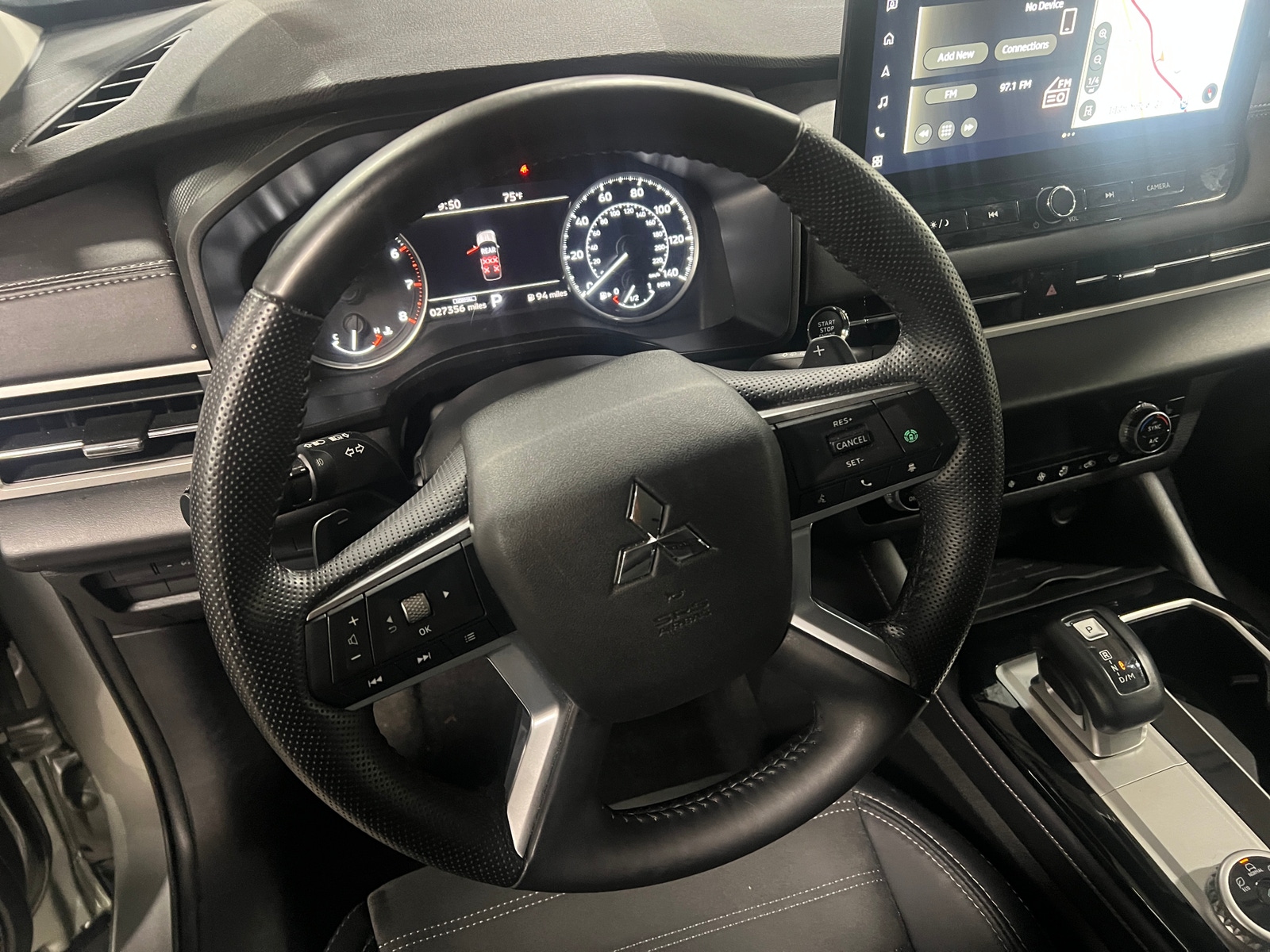Thumbnail: 2025 Mitsubishi Outlander - 4