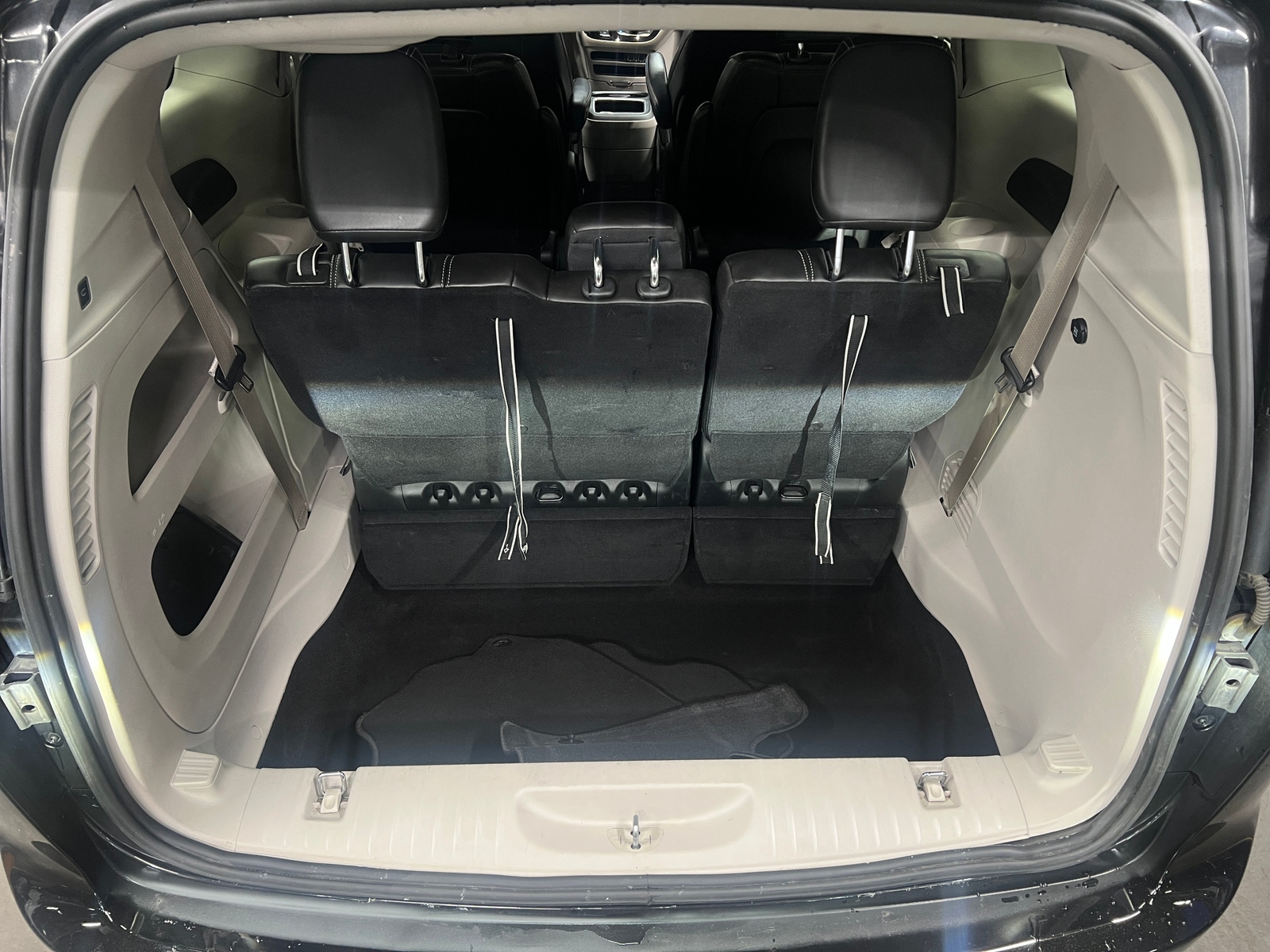 Thumbnail: 2024 Chrysler Pacifica - 6