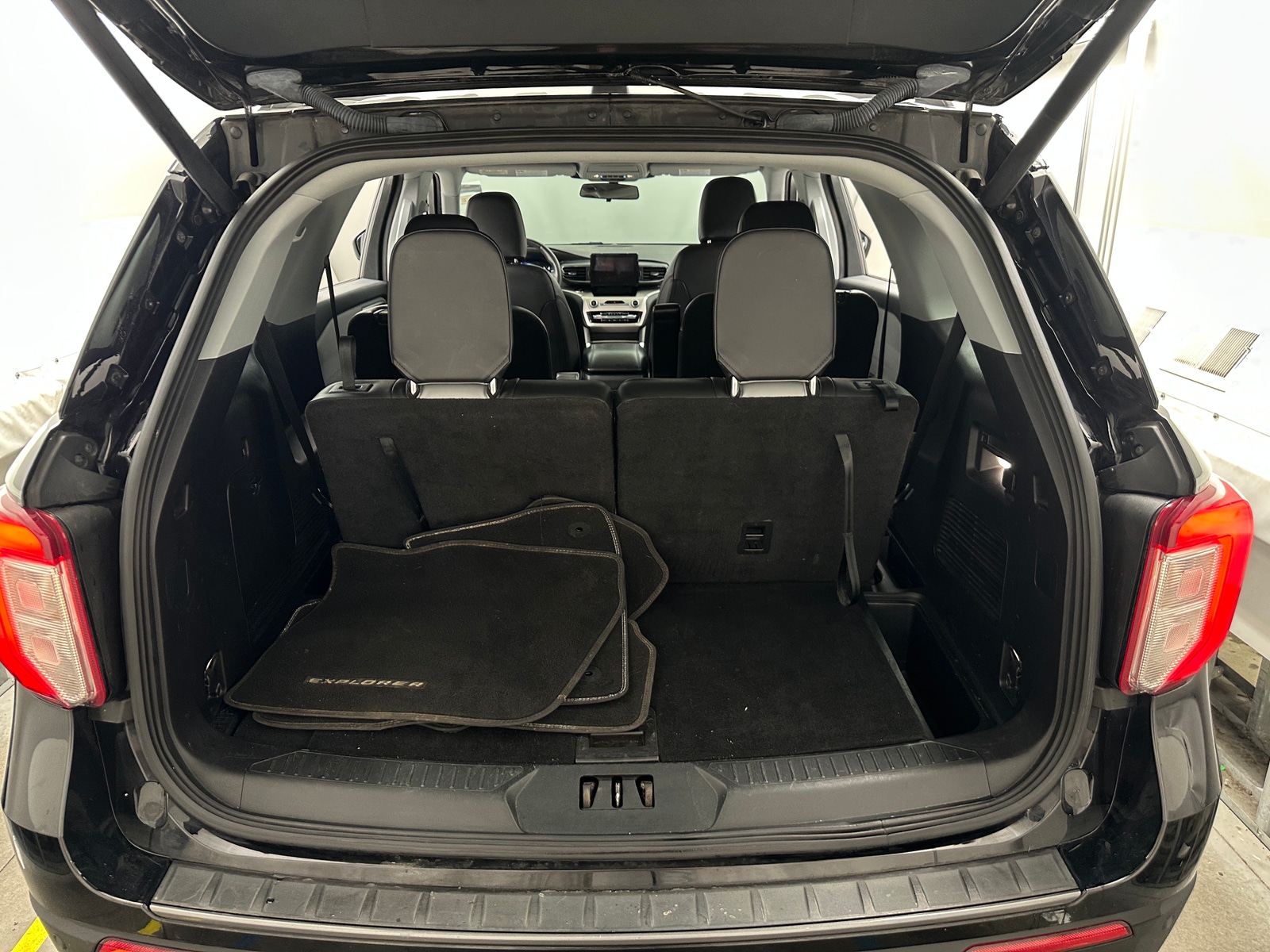 Thumbnail: 2021 Ford Explorer - 6