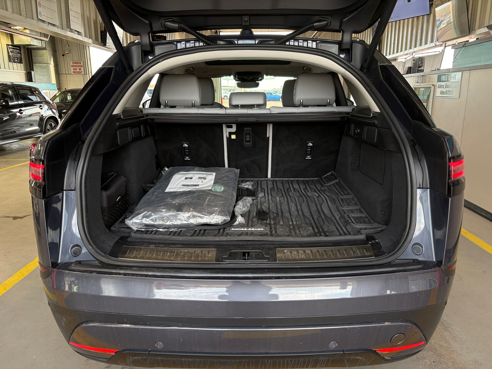 Thumbnail: 2025 Land Rover Range Rover Velar - 6