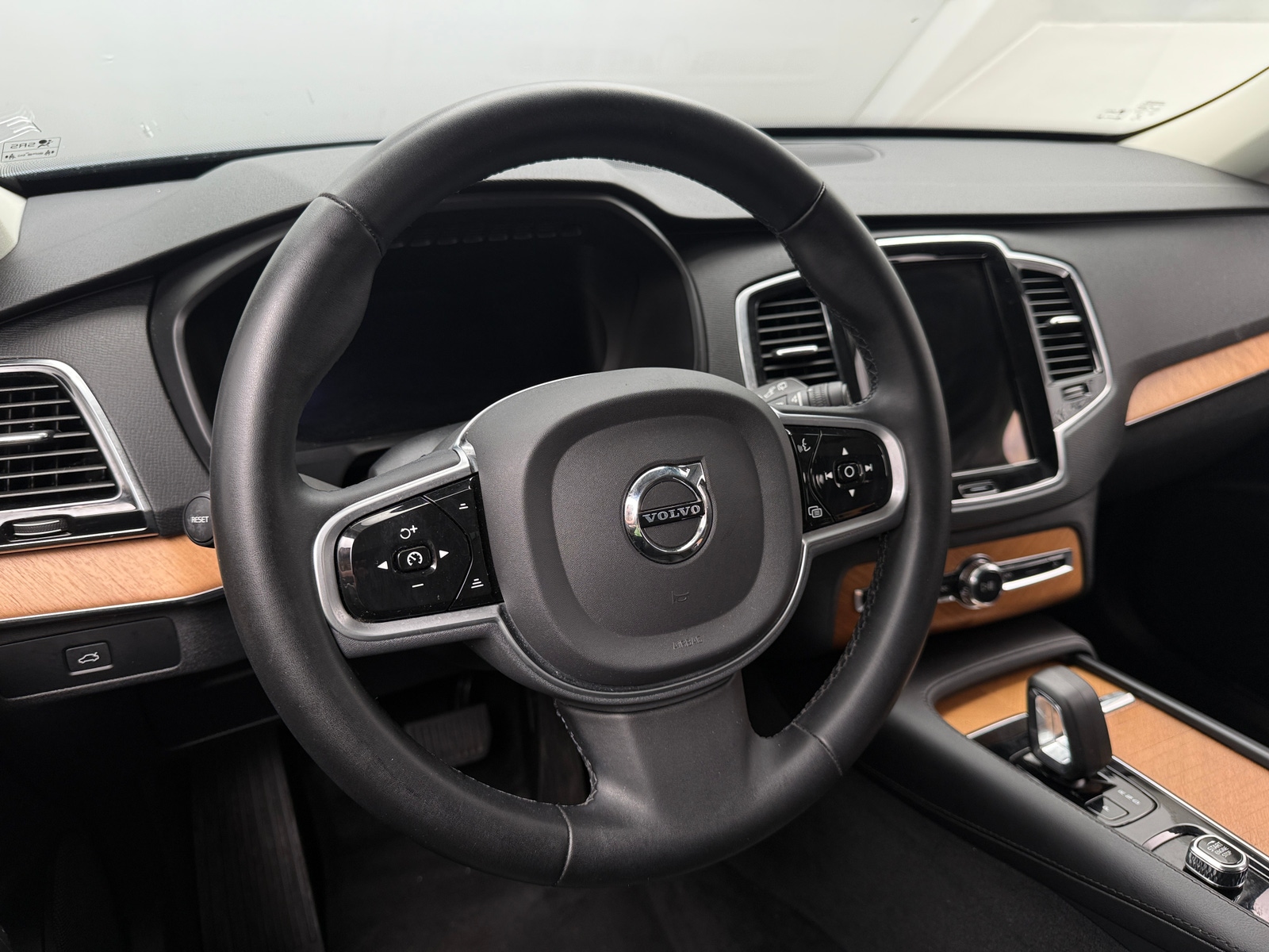 Thumbnail: 2023 Volvo XC90 - 4