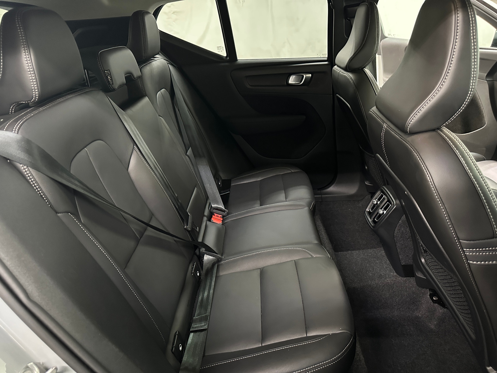 Thumbnail: 2026 Volvo XC40 - 5