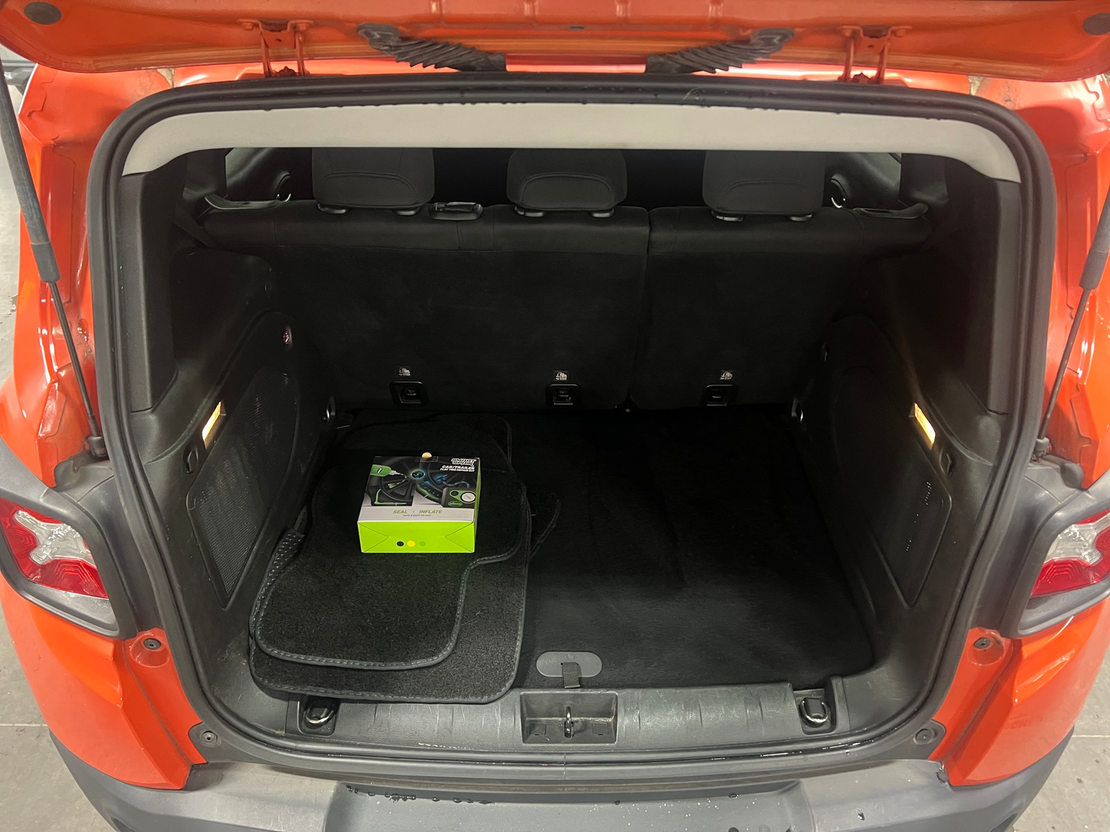Thumbnail: 2015 Jeep Renegade - 7