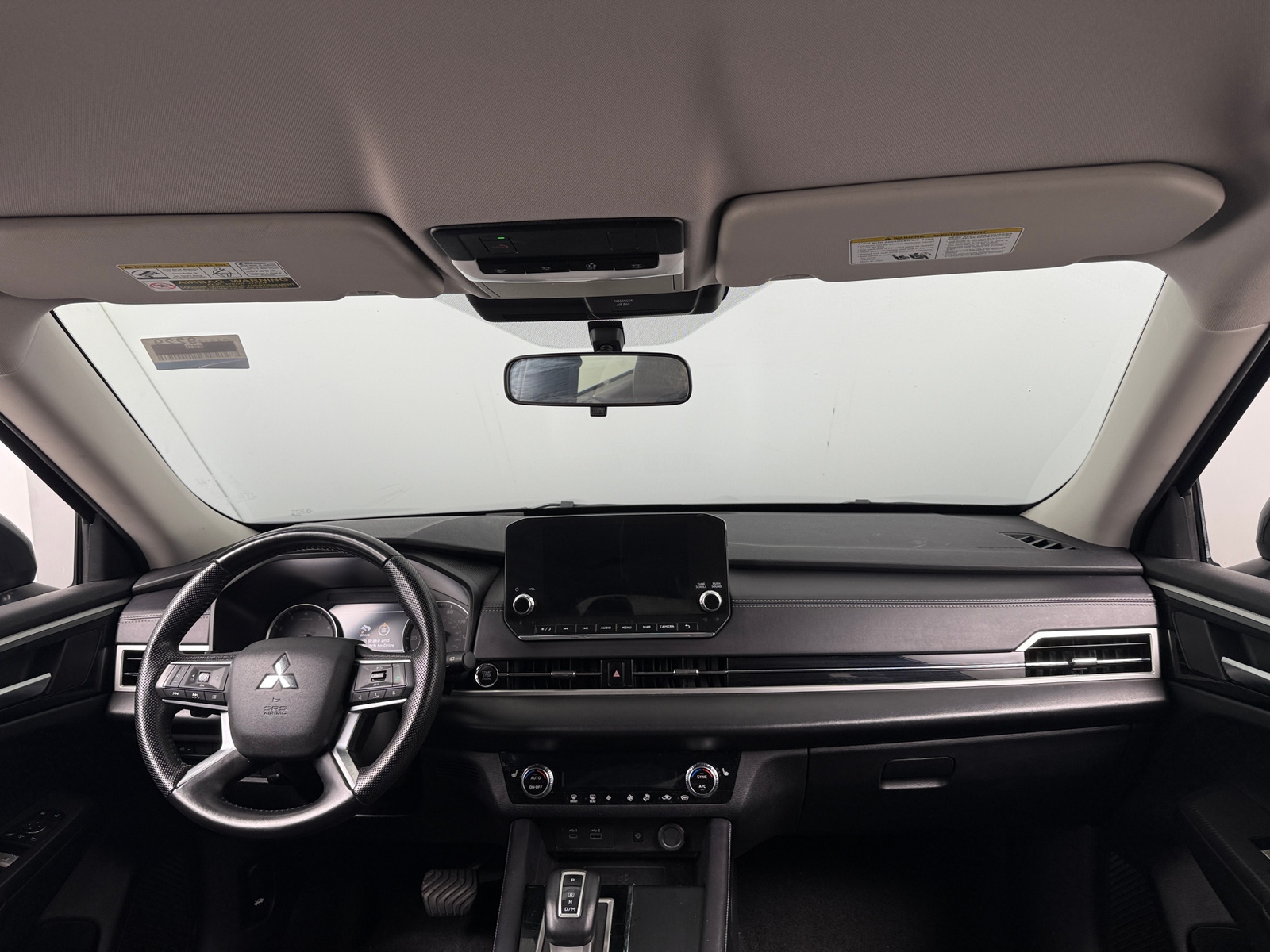 Thumbnail: 2024 Mitsubishi Outlander - 2