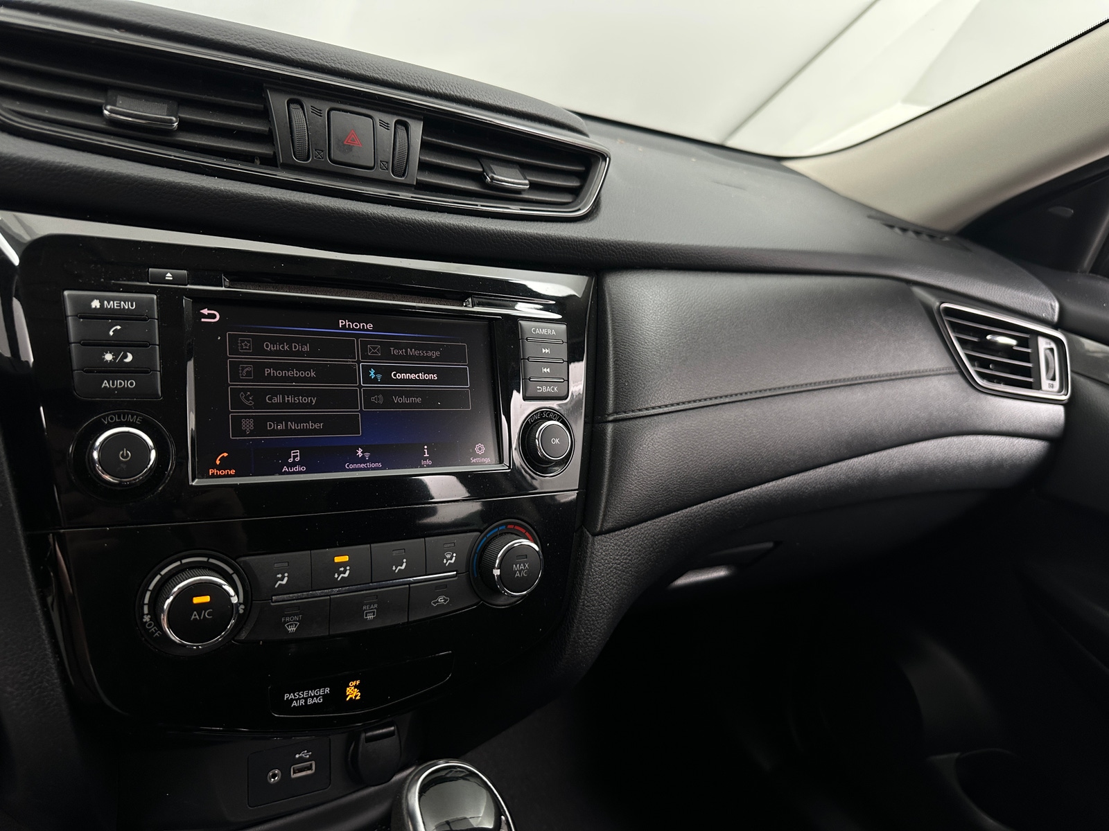 Thumbnail: 2018 Nissan Rogue - 4