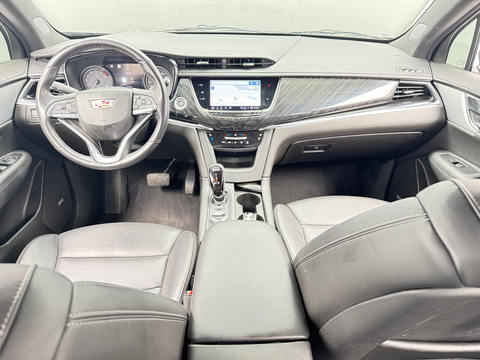 Thumbnail: 2022 Cadillac XT6 - 2
