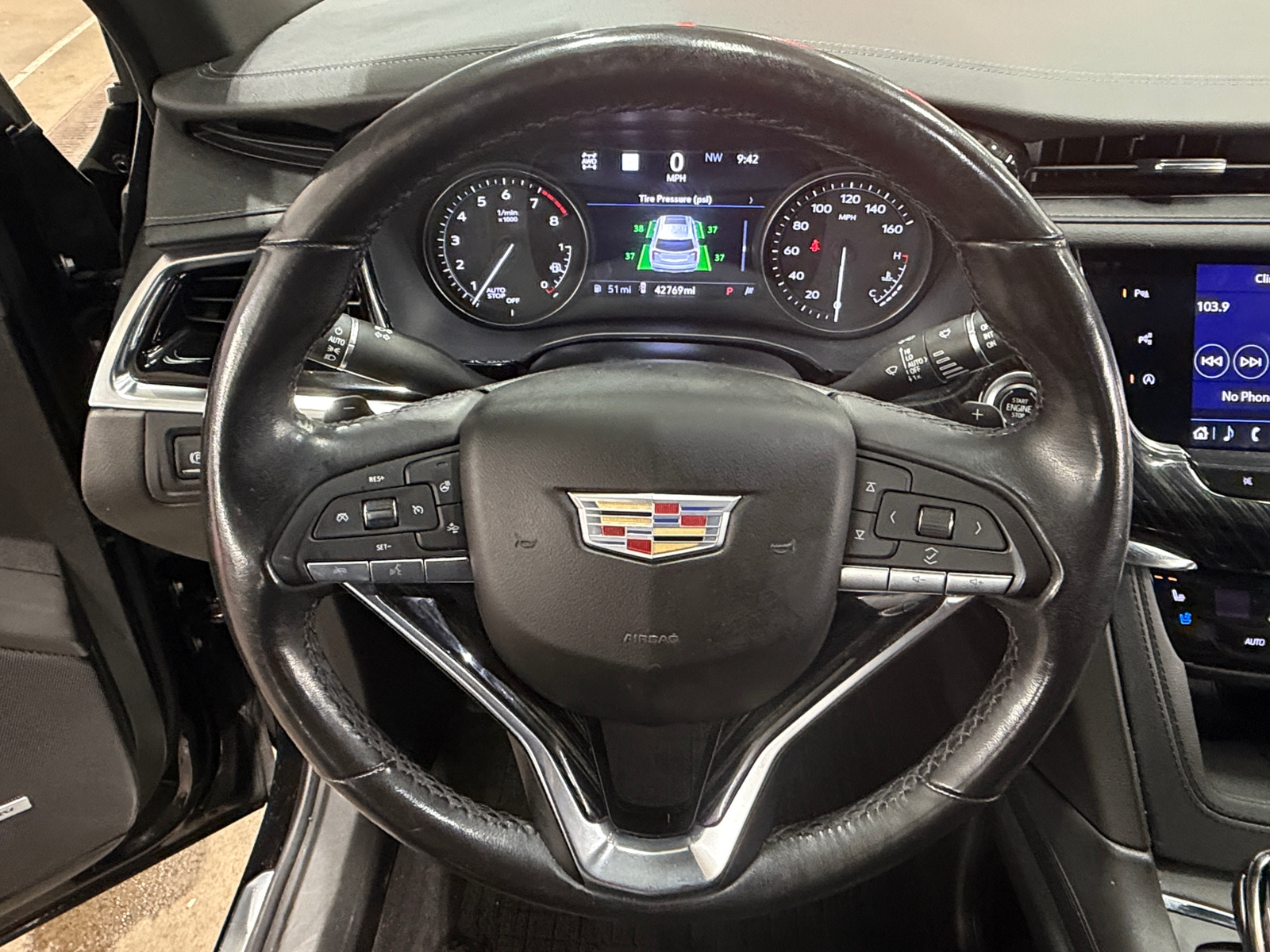 Thumbnail: 2022 Cadillac XT6 - 4