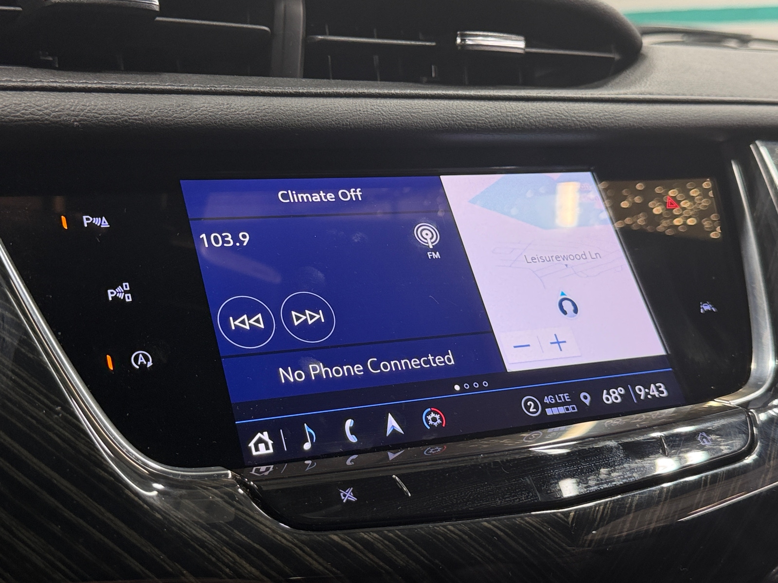 Thumbnail: 2022 Cadillac XT6 - 3