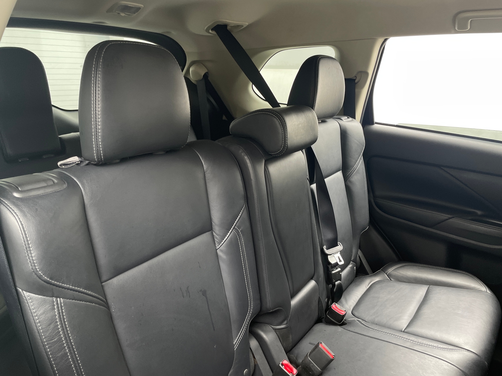 Thumbnail: 2020 Mitsubishi Outlander - 5