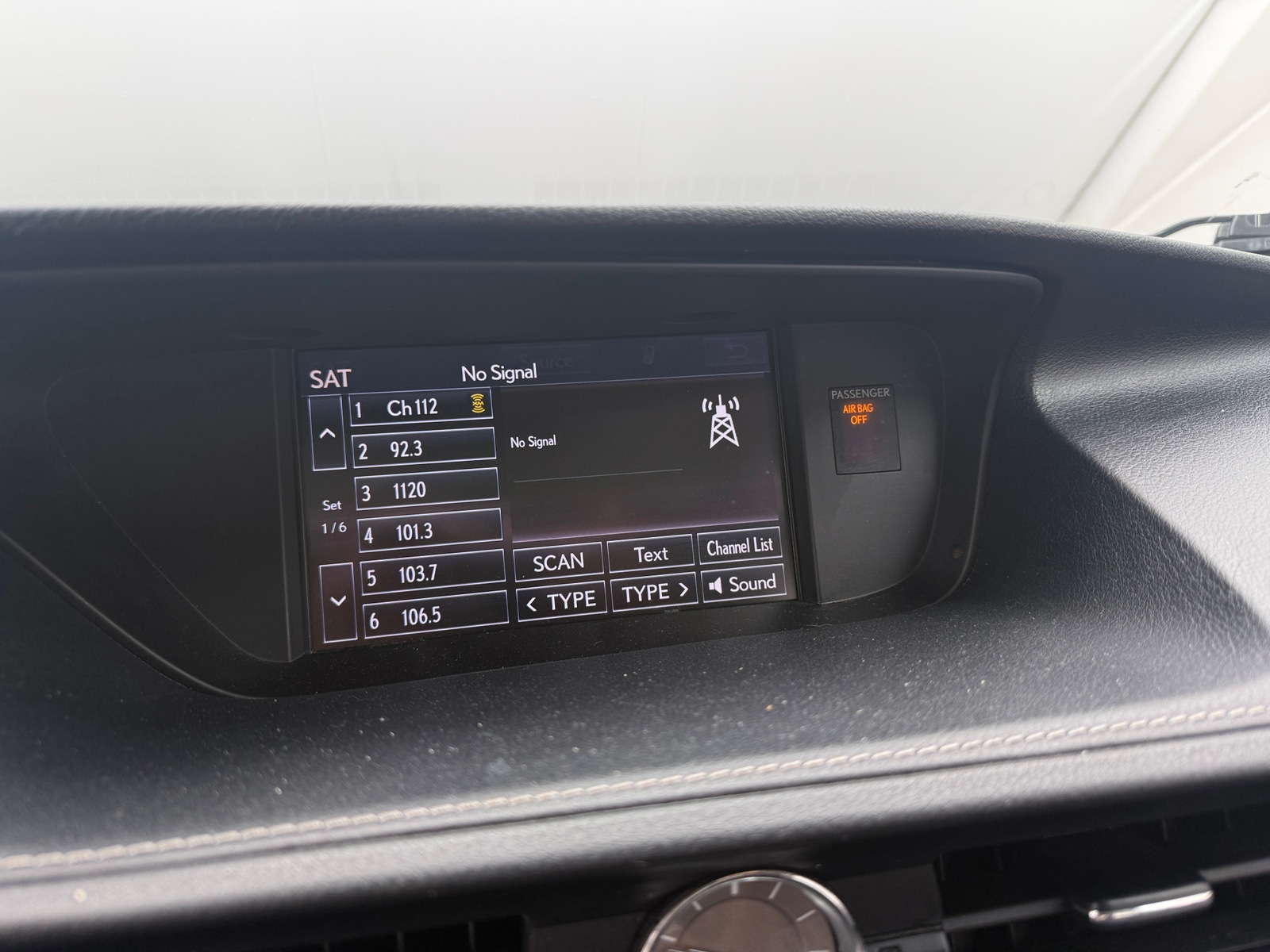 Thumbnail: 2015 Lexus ES - 3
