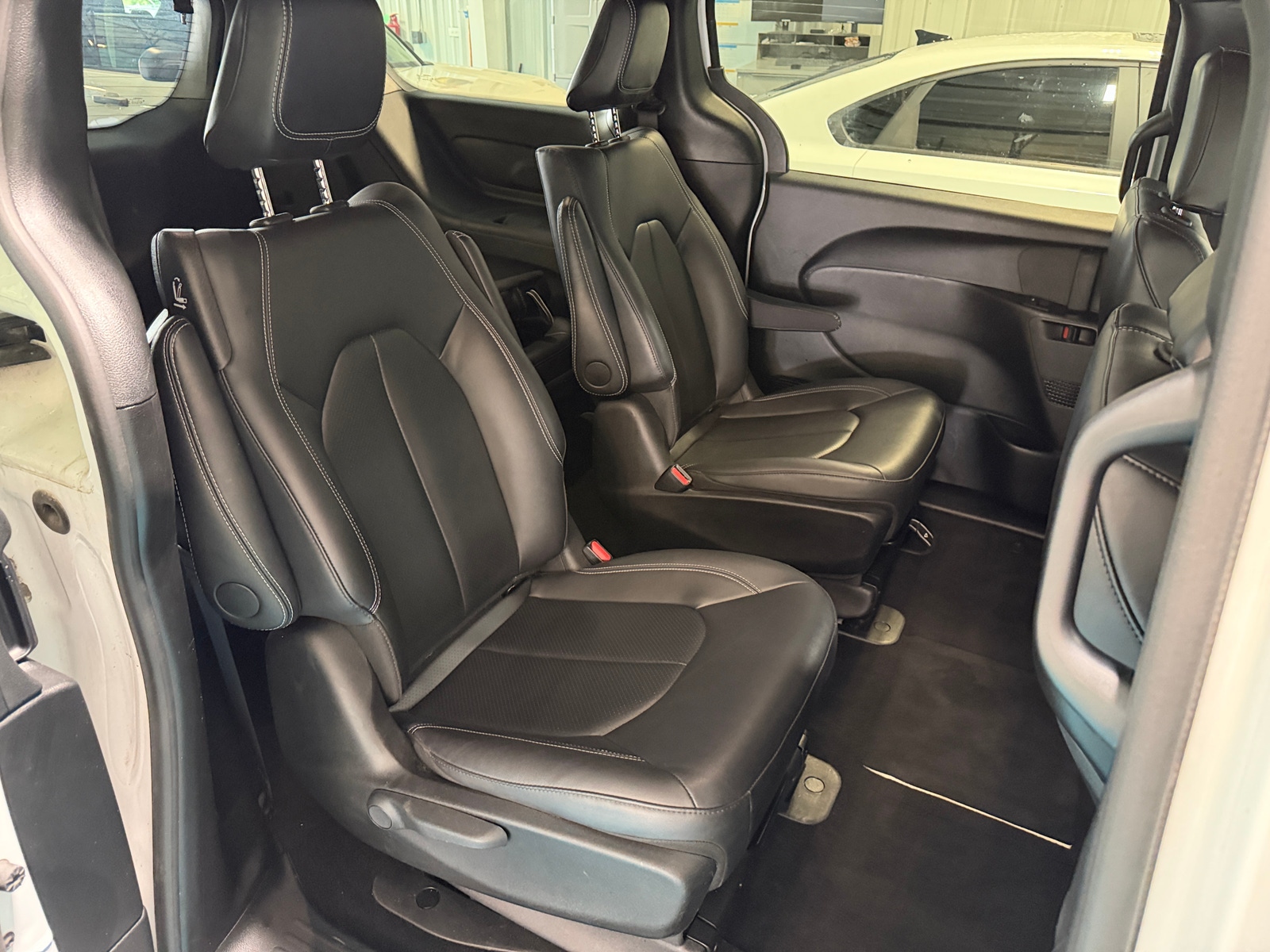Thumbnail: 2024 Chrysler Pacifica - 5