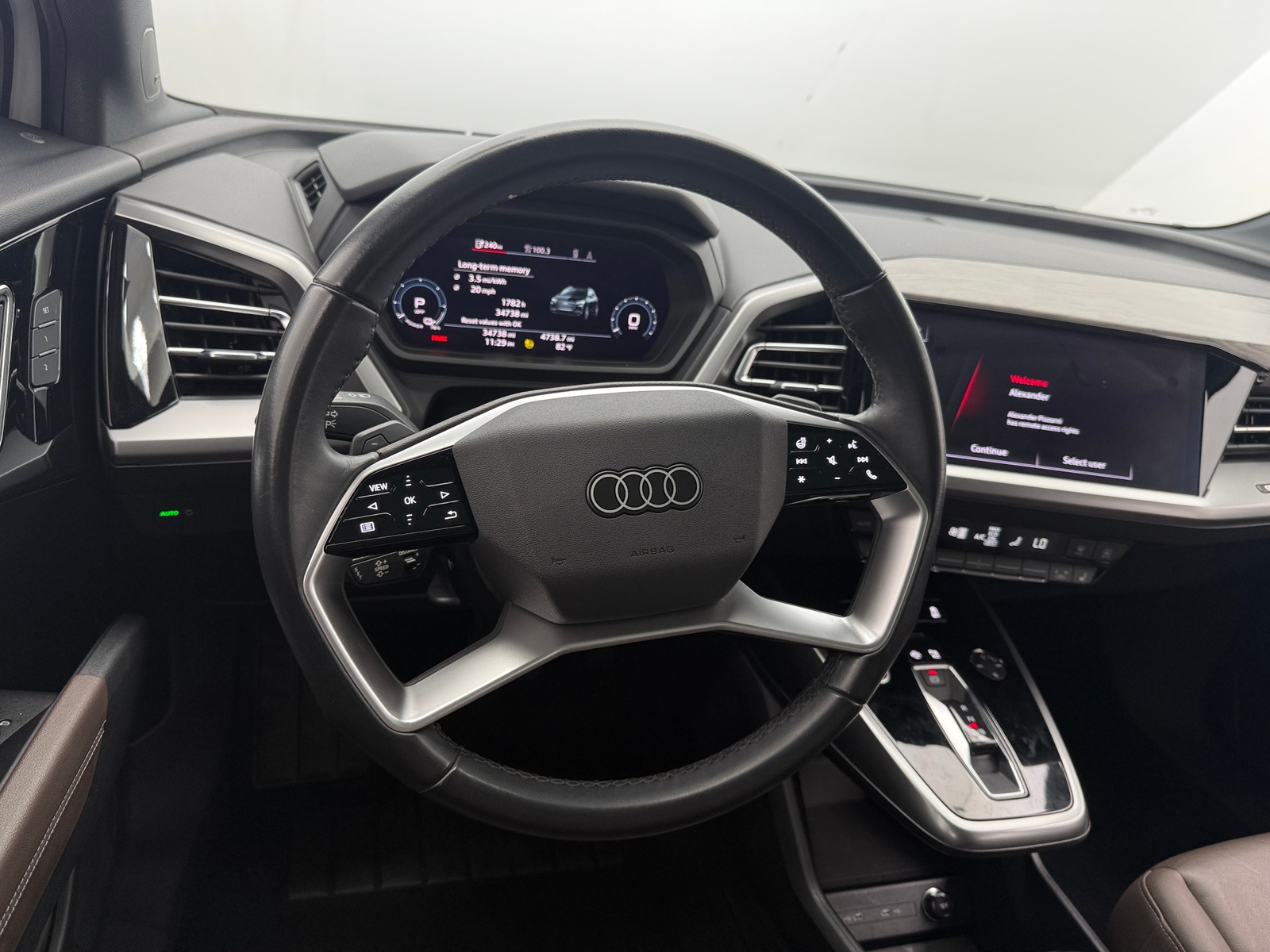 Thumbnail: 2023 Audi Q4 e-tron - 4