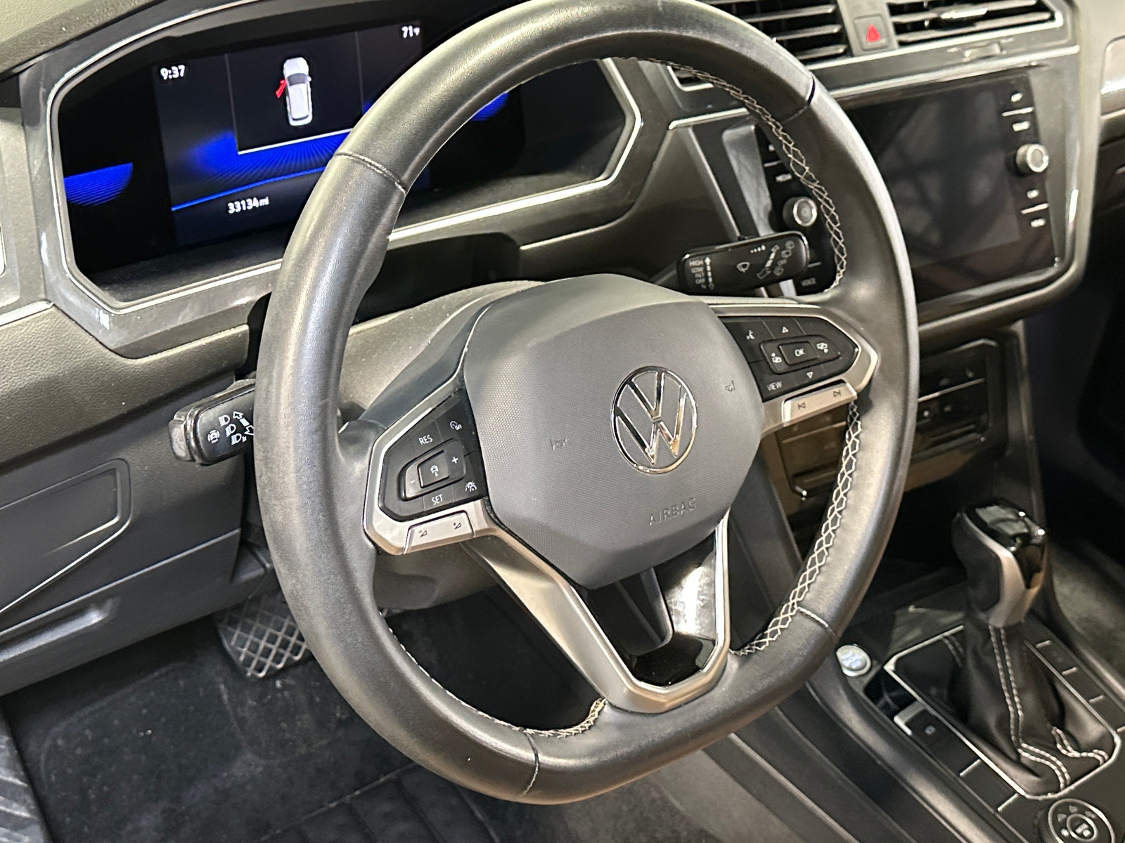 Thumbnail: 2022 Volkswagen Tiguan - 4