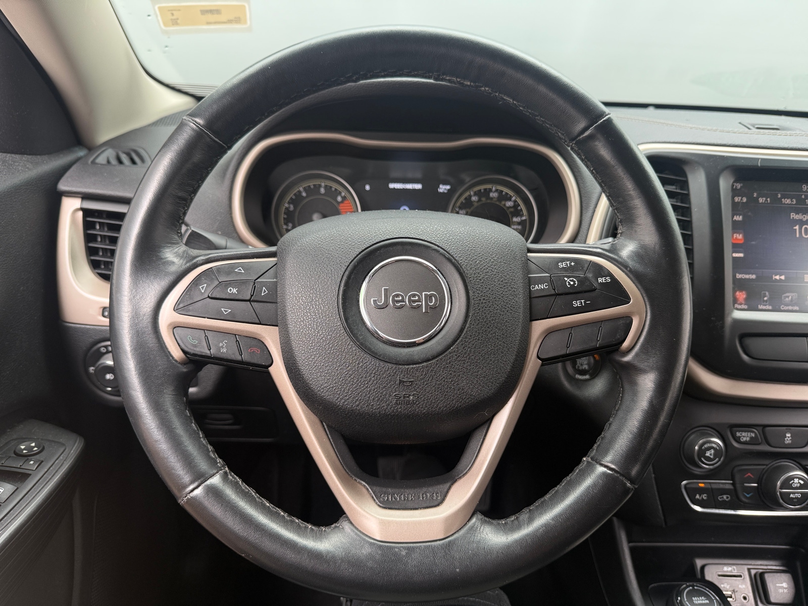 Thumbnail: 2016 Jeep Cherokee - 4