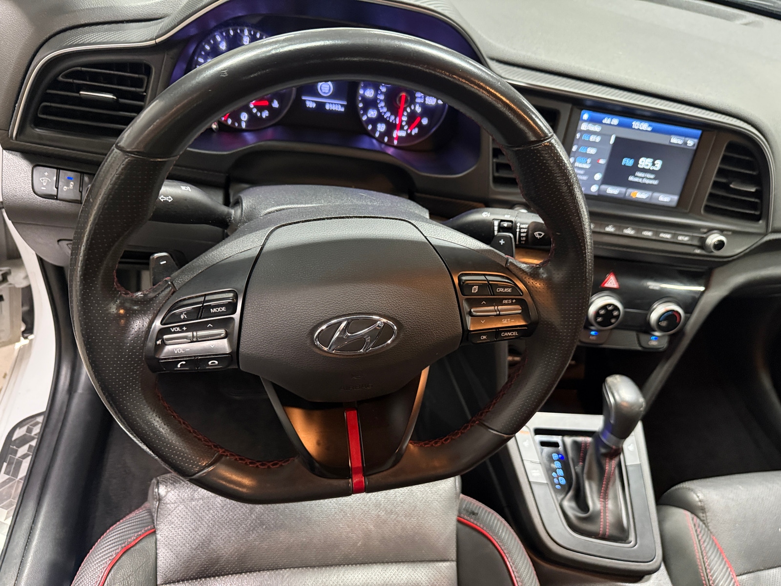Thumbnail: 2019 Hyundai Elantra - 4