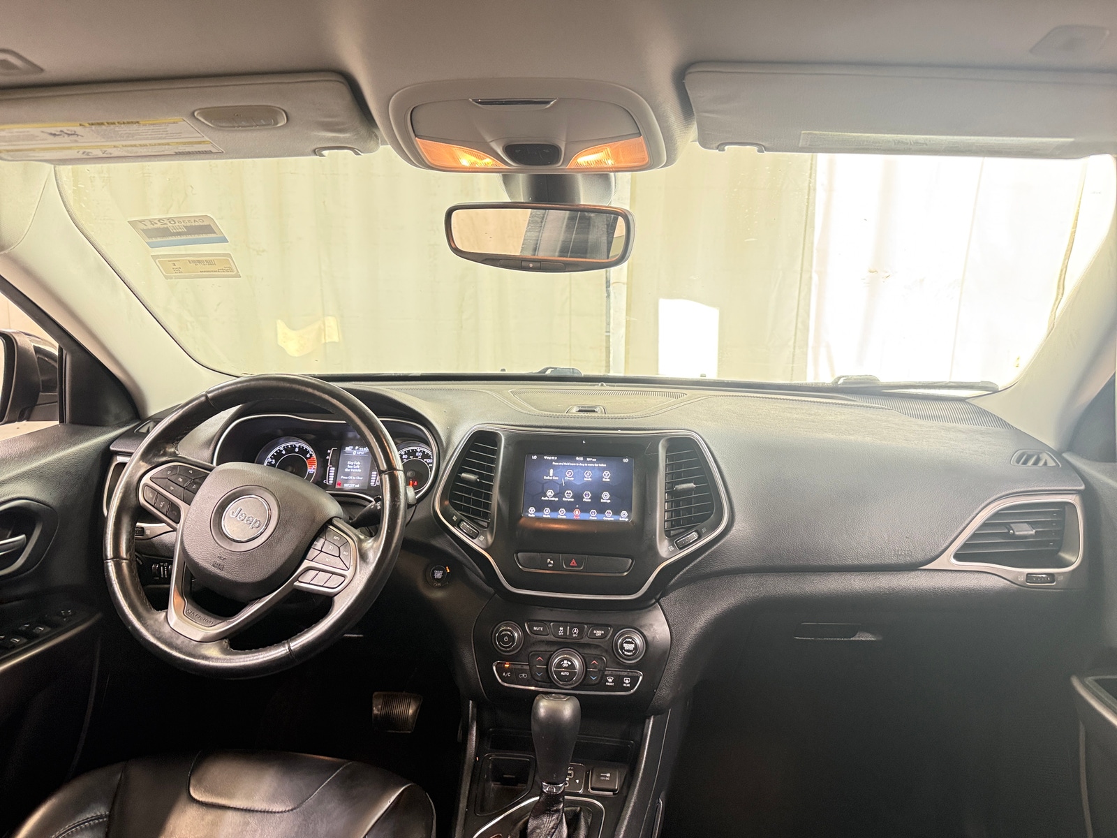 Thumbnail: 2019 Jeep Cherokee - 3