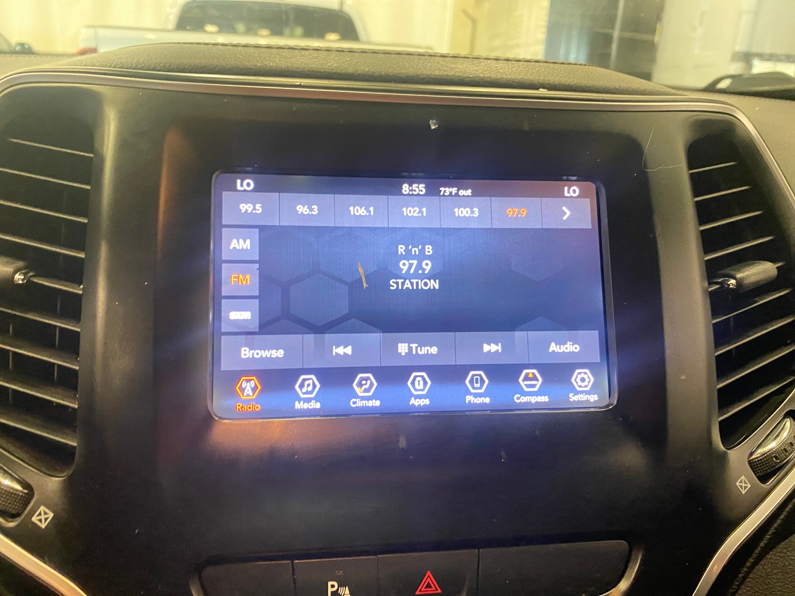 Thumbnail: 2019 Jeep Cherokee - 4