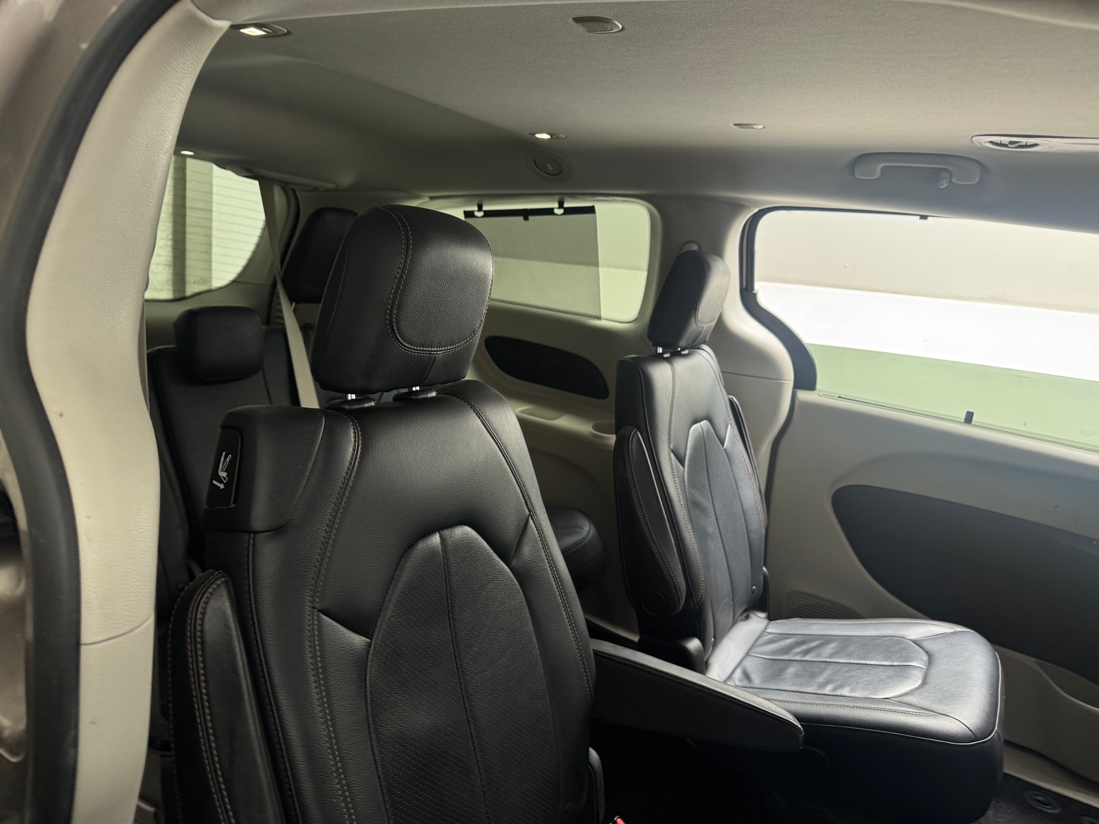 Thumbnail: 2018 Chrysler Pacifica - 5