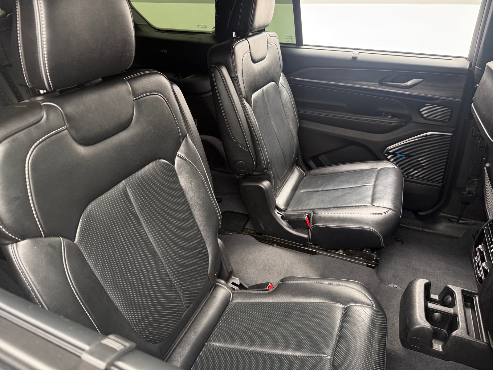 Thumbnail: 2023 Jeep Grand Cherokee L - 5