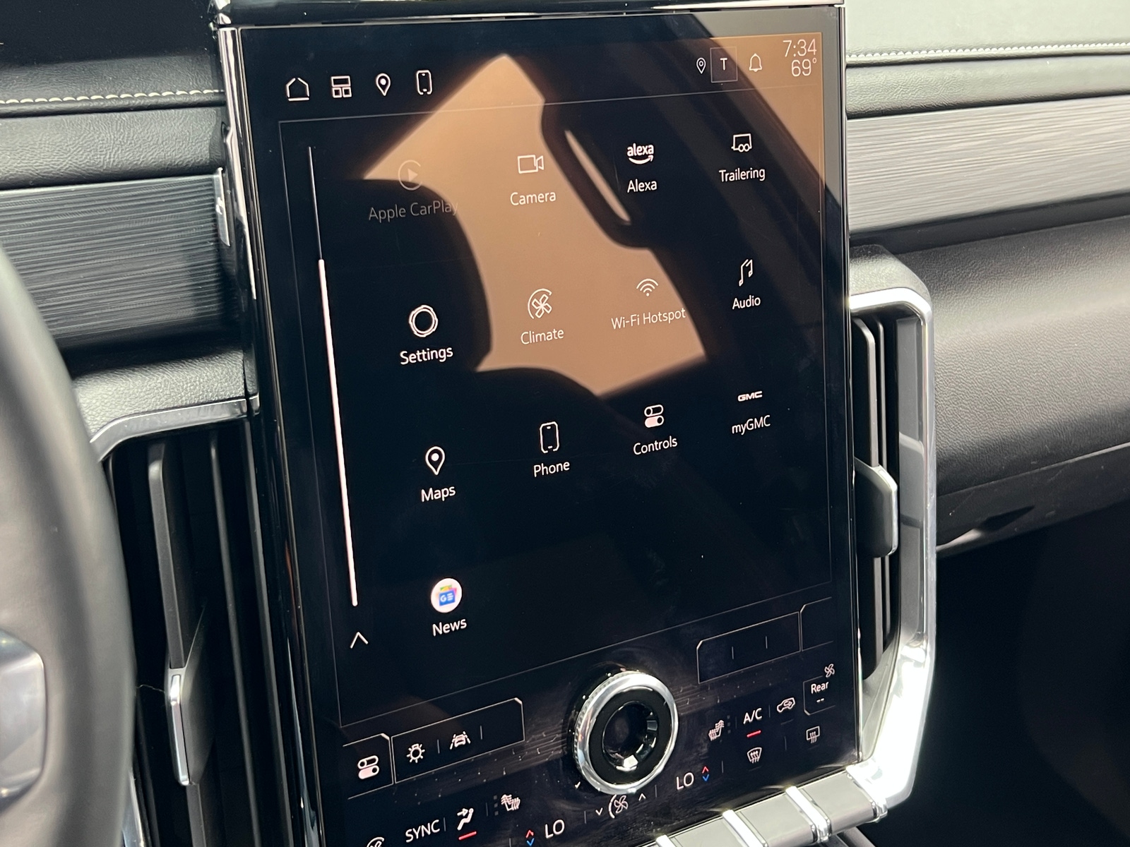 Thumbnail: 2025 GMC Acadia - 4