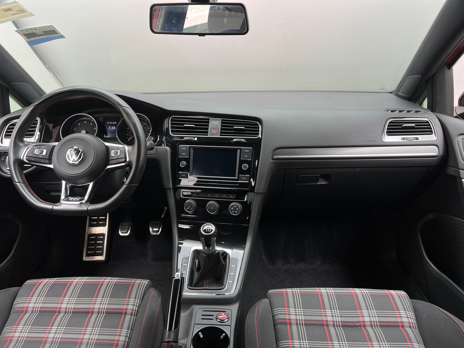 Thumbnail: 2021 Volkswagen Golf - 3
