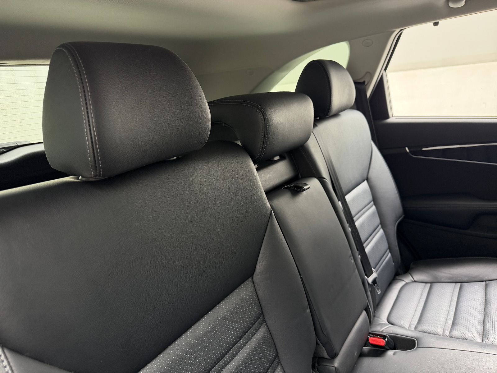 Thumbnail: 2017 Kia Sorento - 5