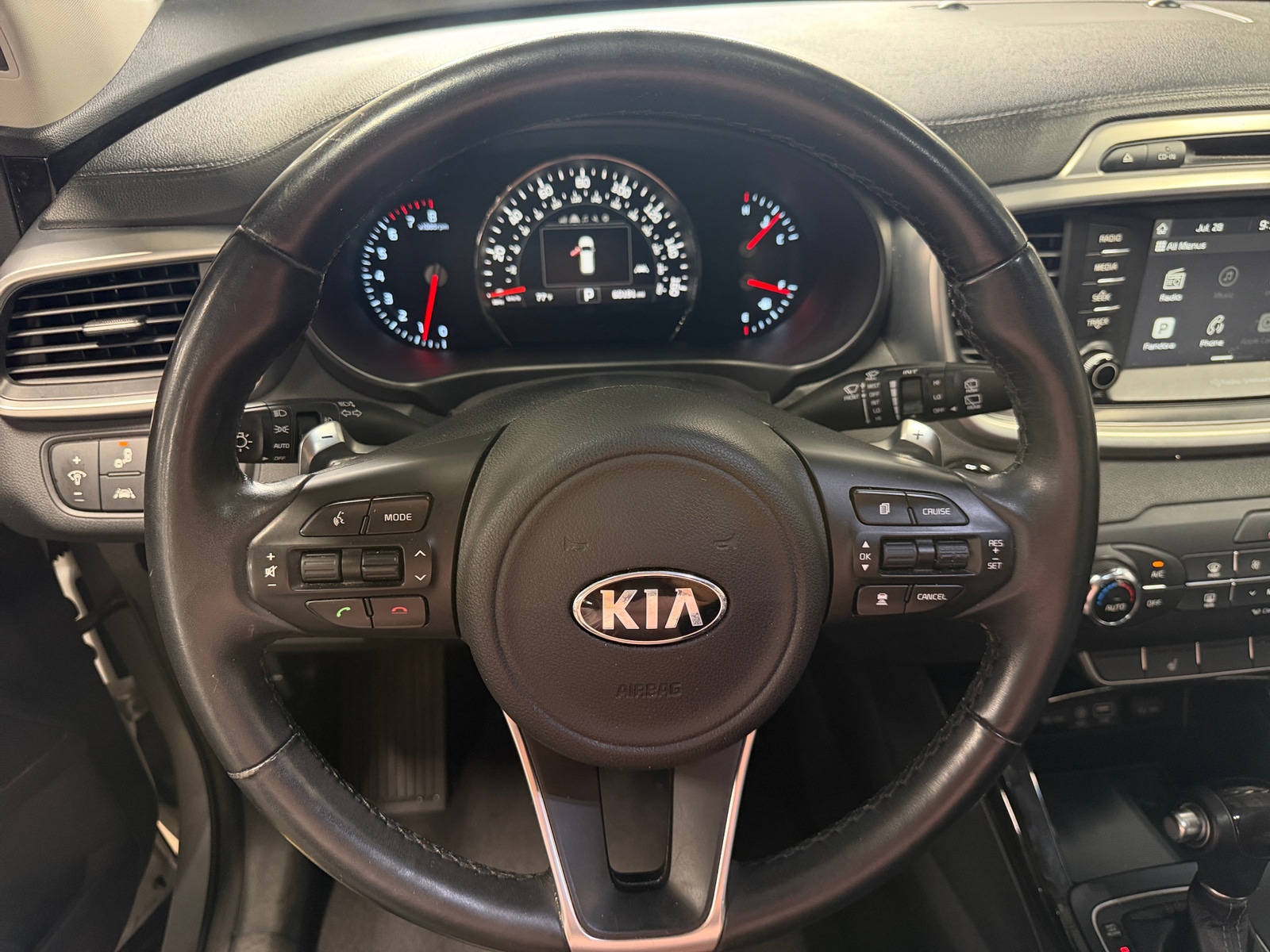 Thumbnail: 2017 Kia Sorento - 4