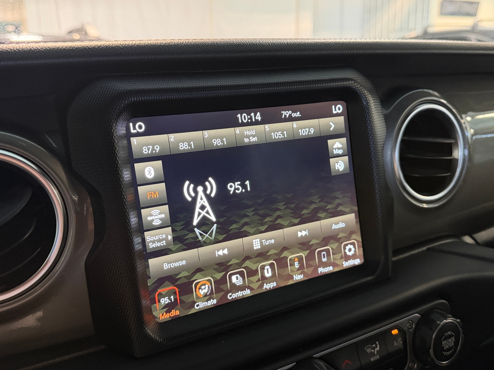 Thumbnail: 2023 Jeep Gladiator - 4