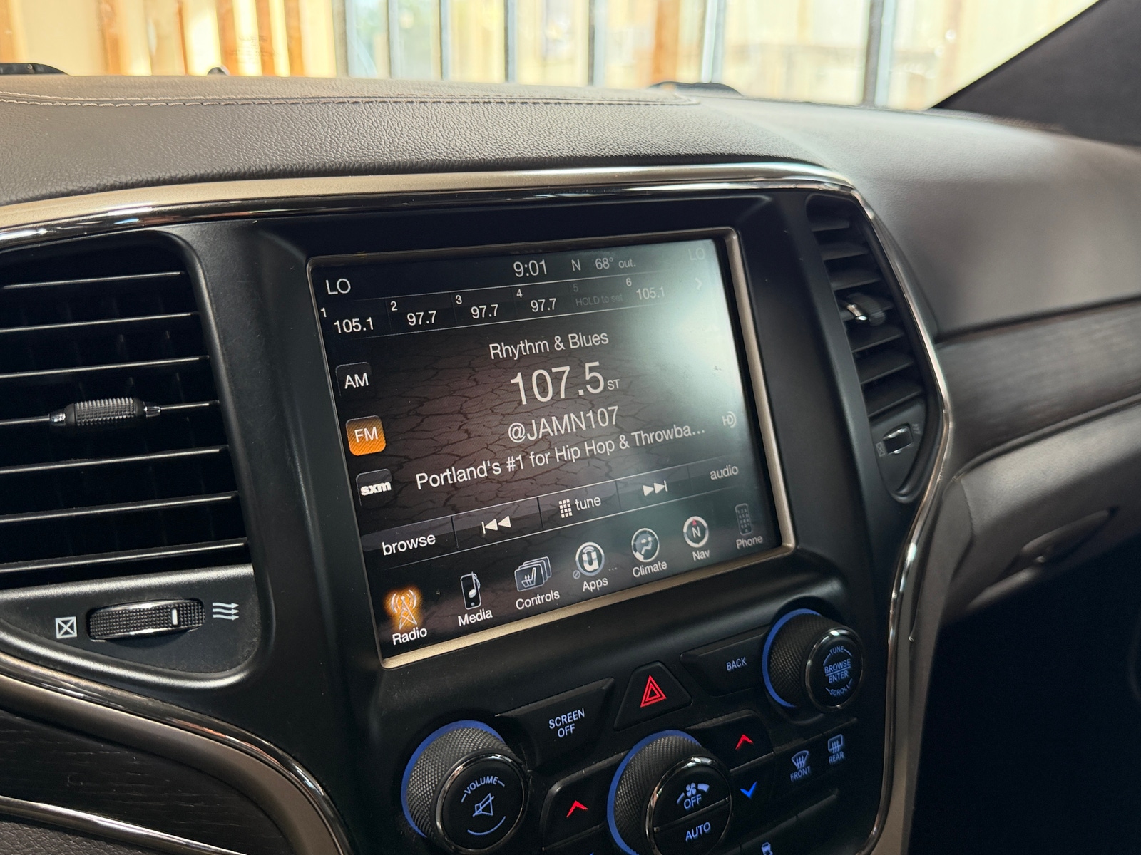 Thumbnail: 2014 Jeep Grand Cherokee - 3