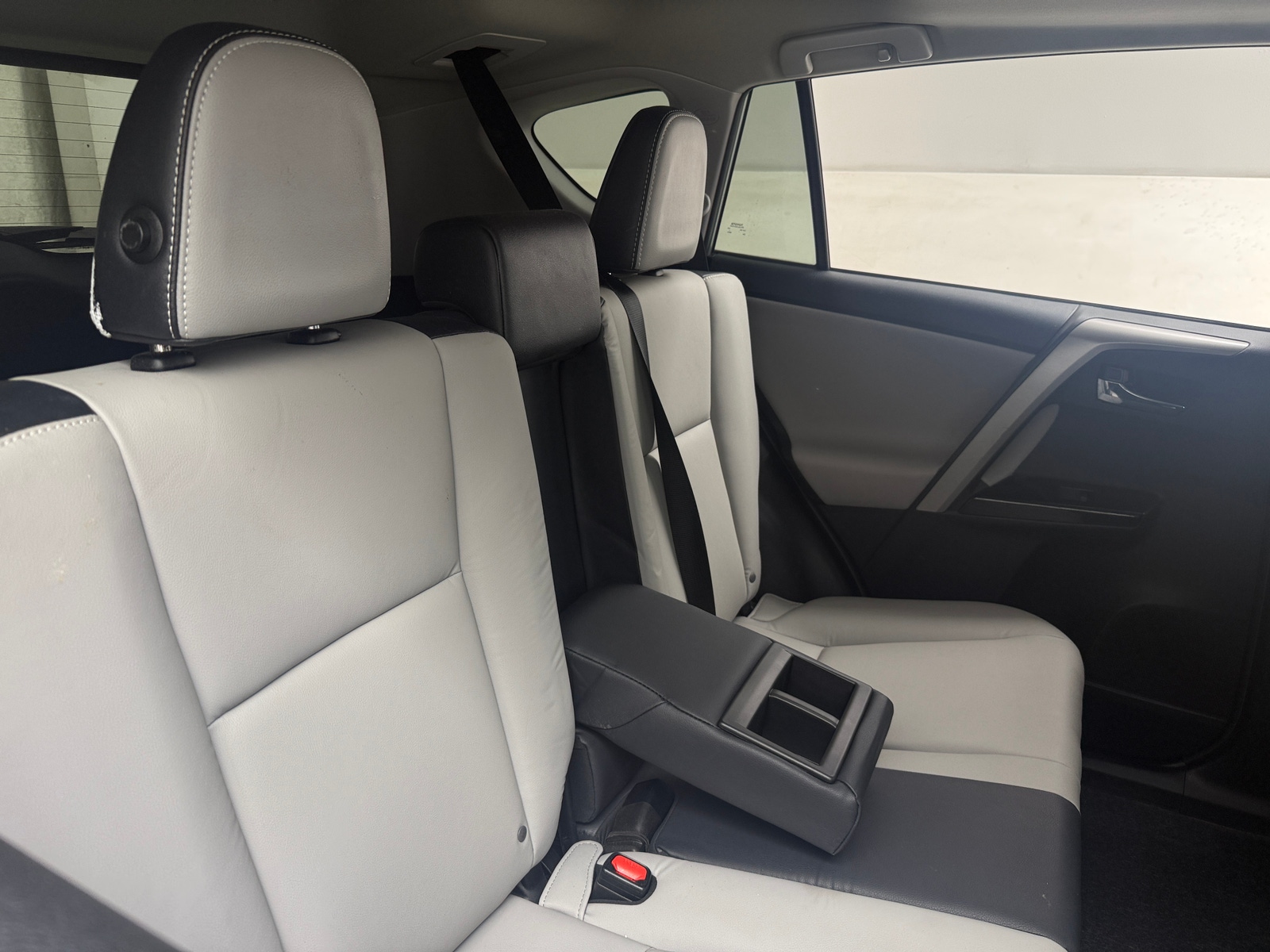 Thumbnail: 2017 Toyota RAV4 - 5